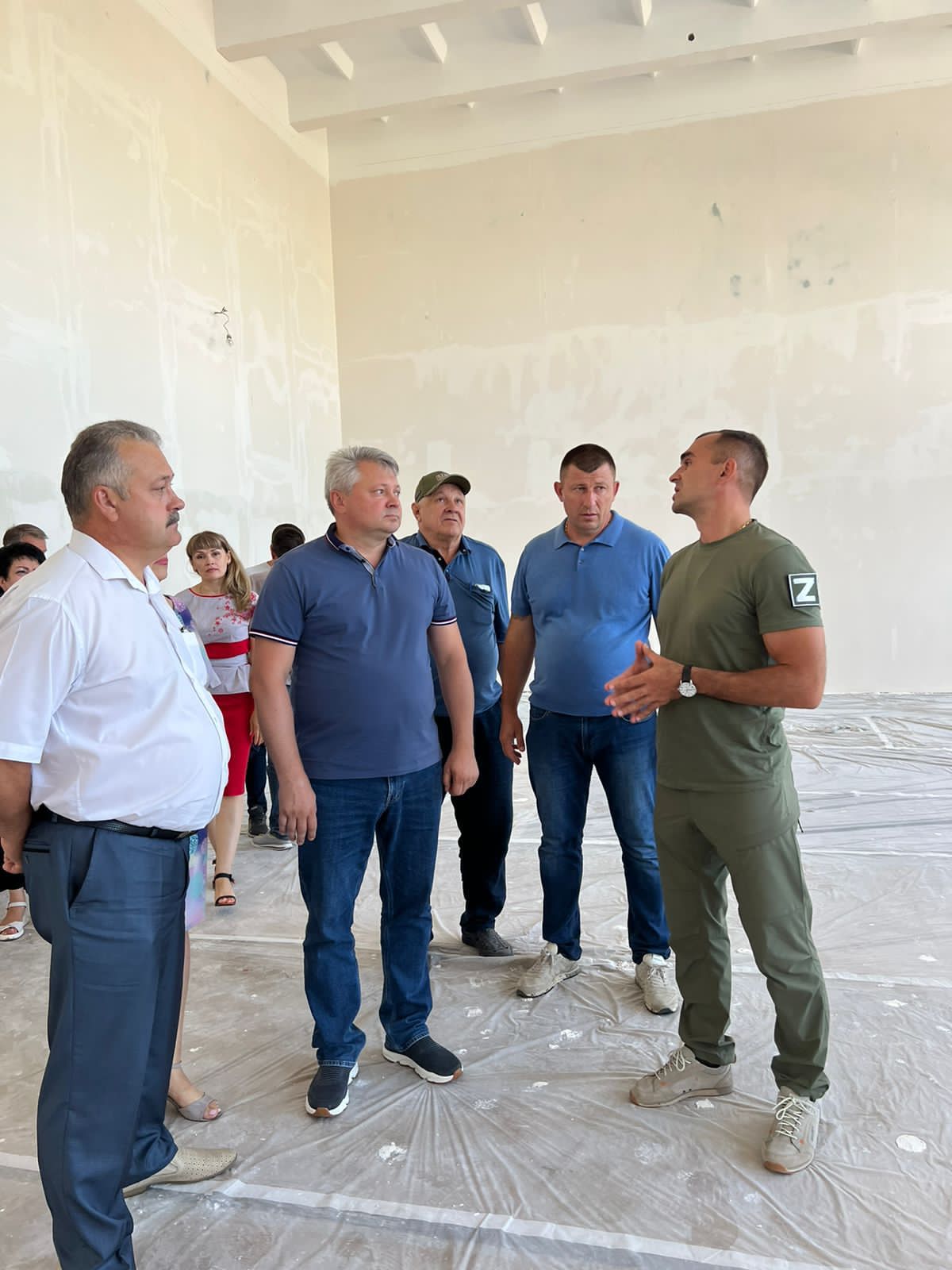 Краевой депутат посетил школу города Антрацит