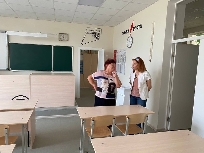 Депутаты краевой Думы осмотрели школы Туркменского округа