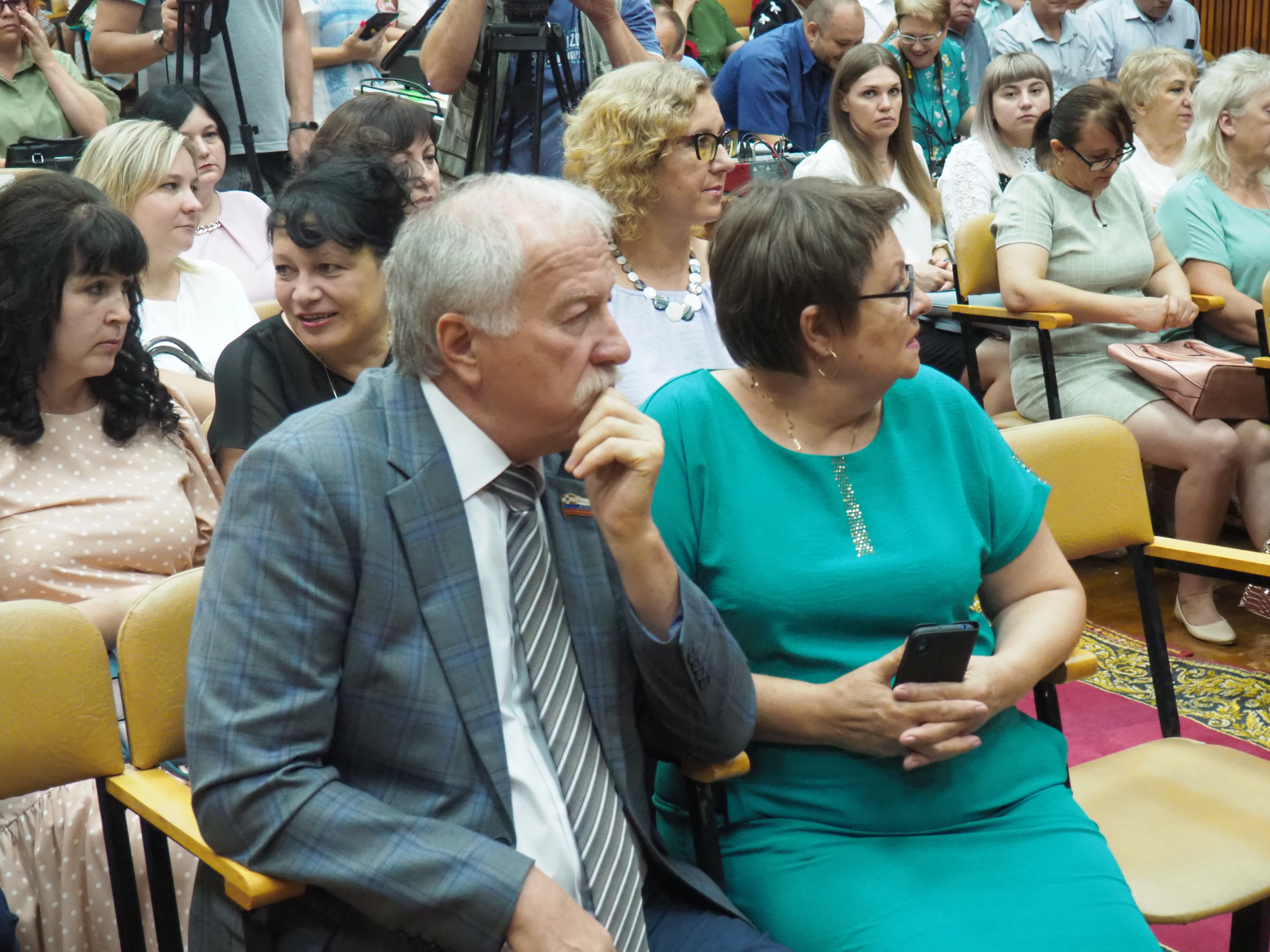 Николай Великдань наградил лучших педагогов