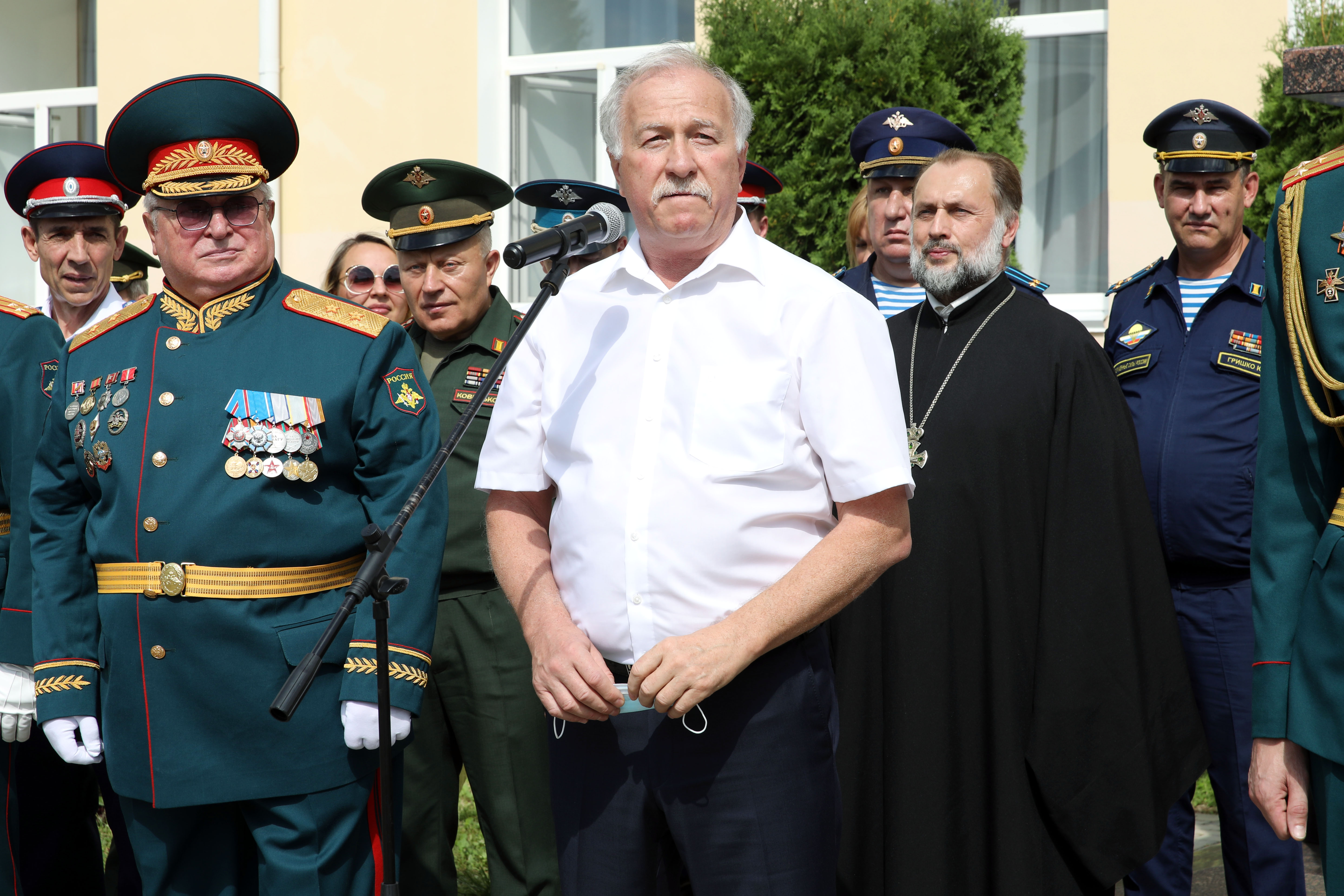 Николай Великдань поздравил с Днём знаний ставропольских курсантов и кадетов