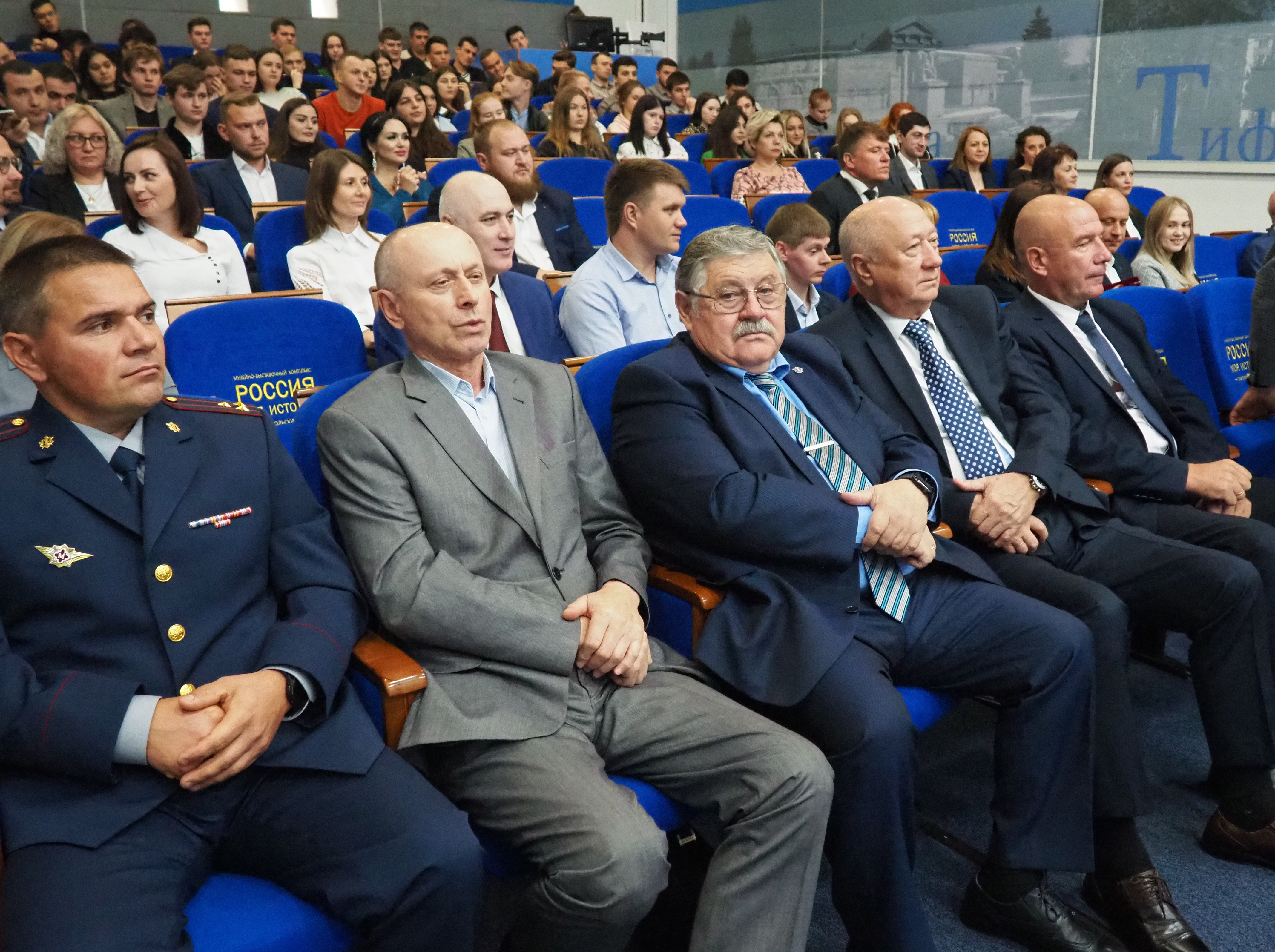 Депутаты краевой Думы поздравили коллектив Минюста с 220-летием ведомства