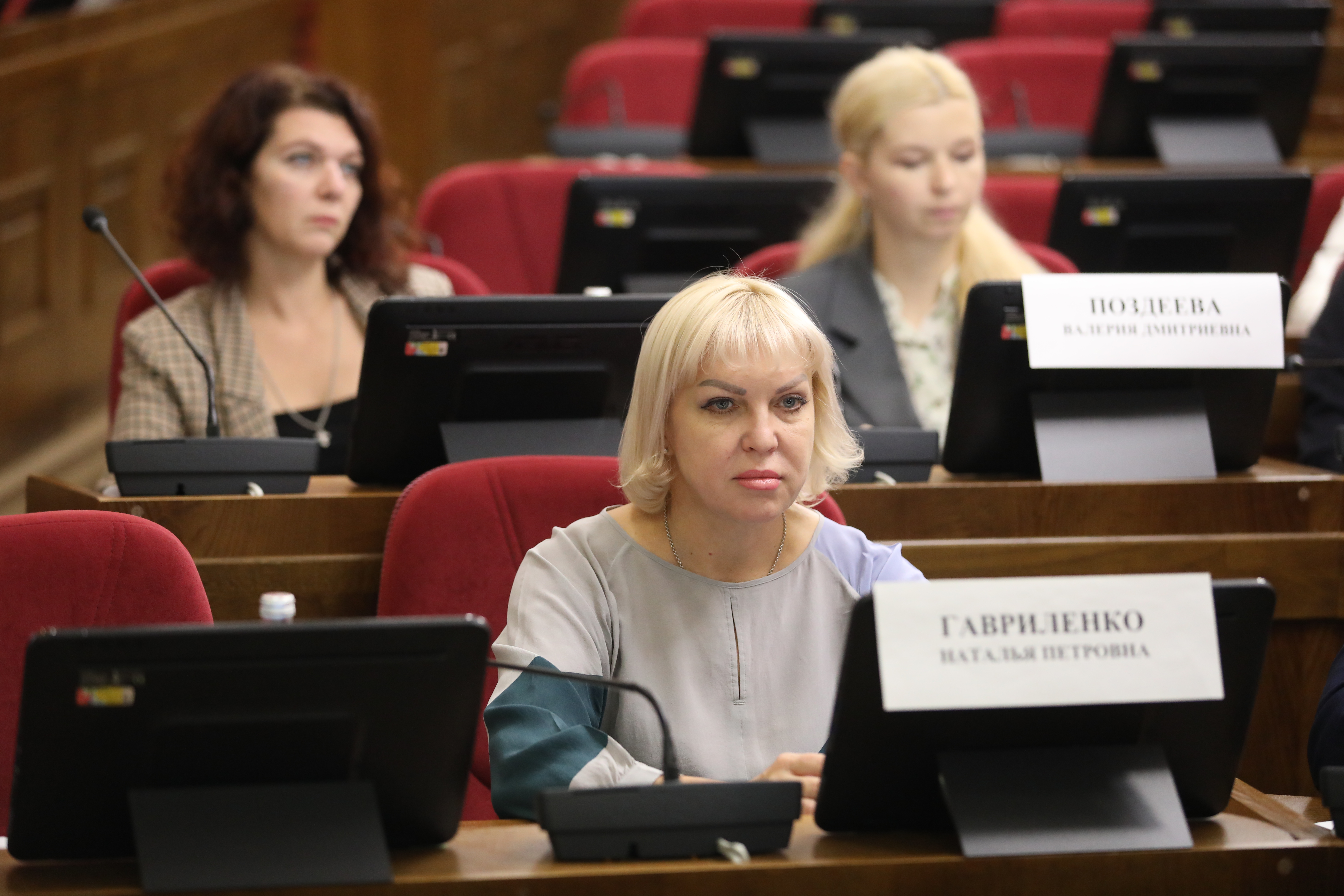Депутаты краевой Думы высоко оценили работу учреждений соцобслуживания по укреплению здоровья старшего поколения