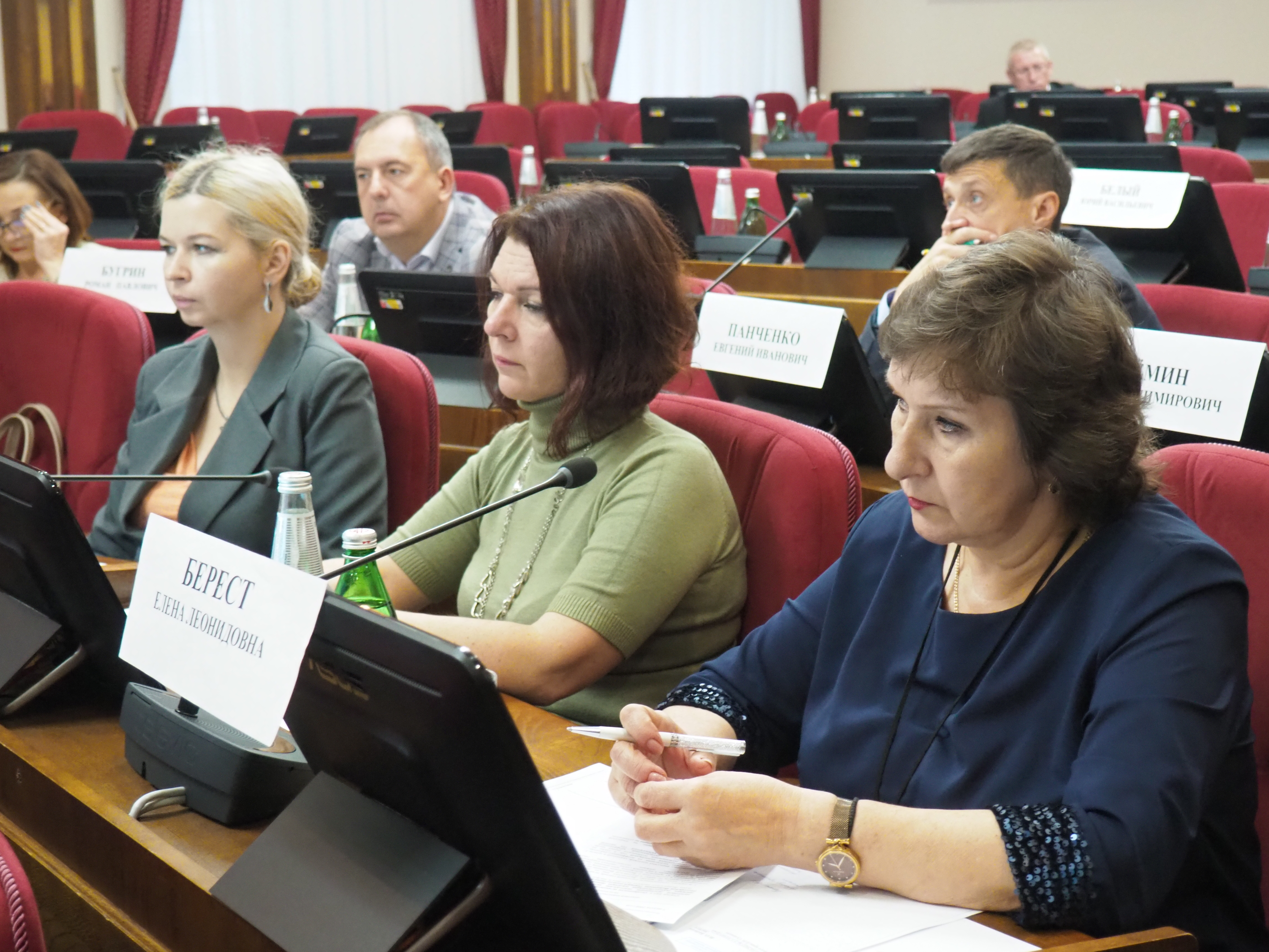В краевой Думе предлагают изменить налоговую нагрузку на иностранных работников