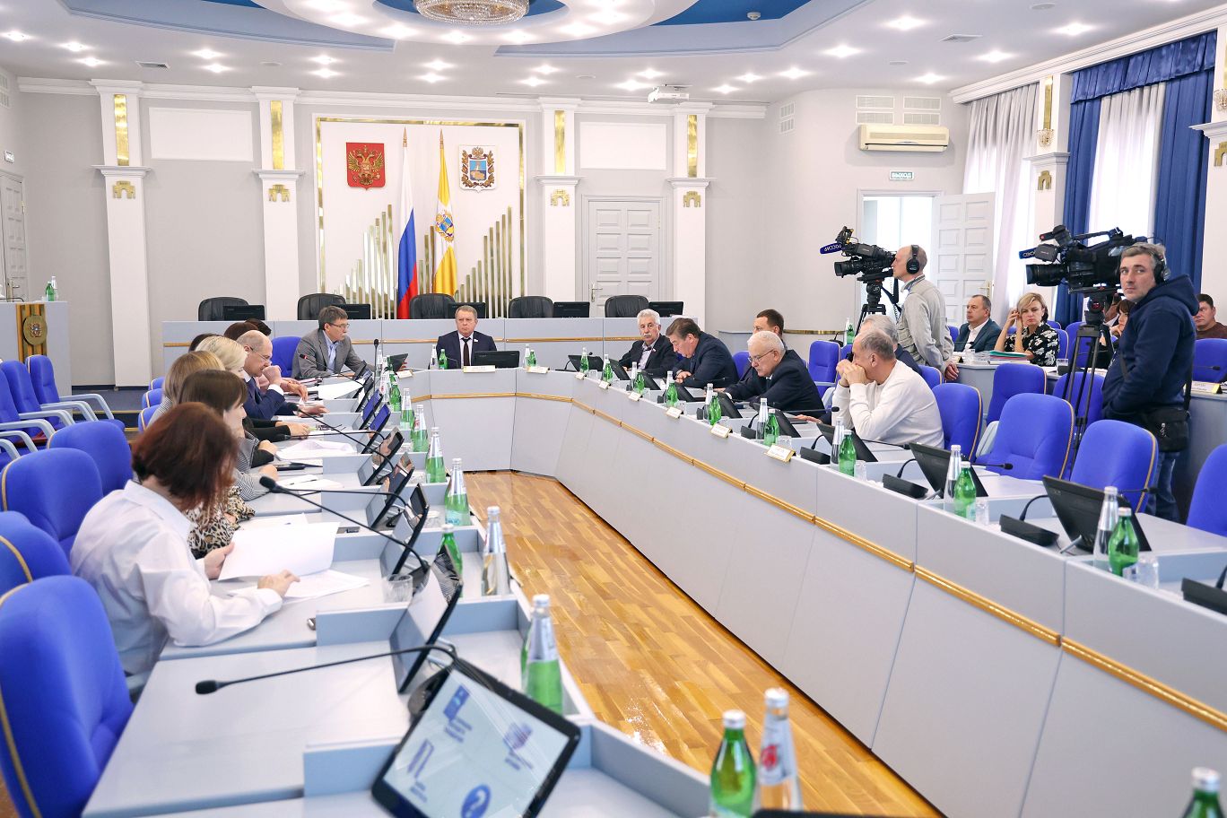Краевые депутаты поддержали решение о необходимости индексации социальных пособий в 2023 году