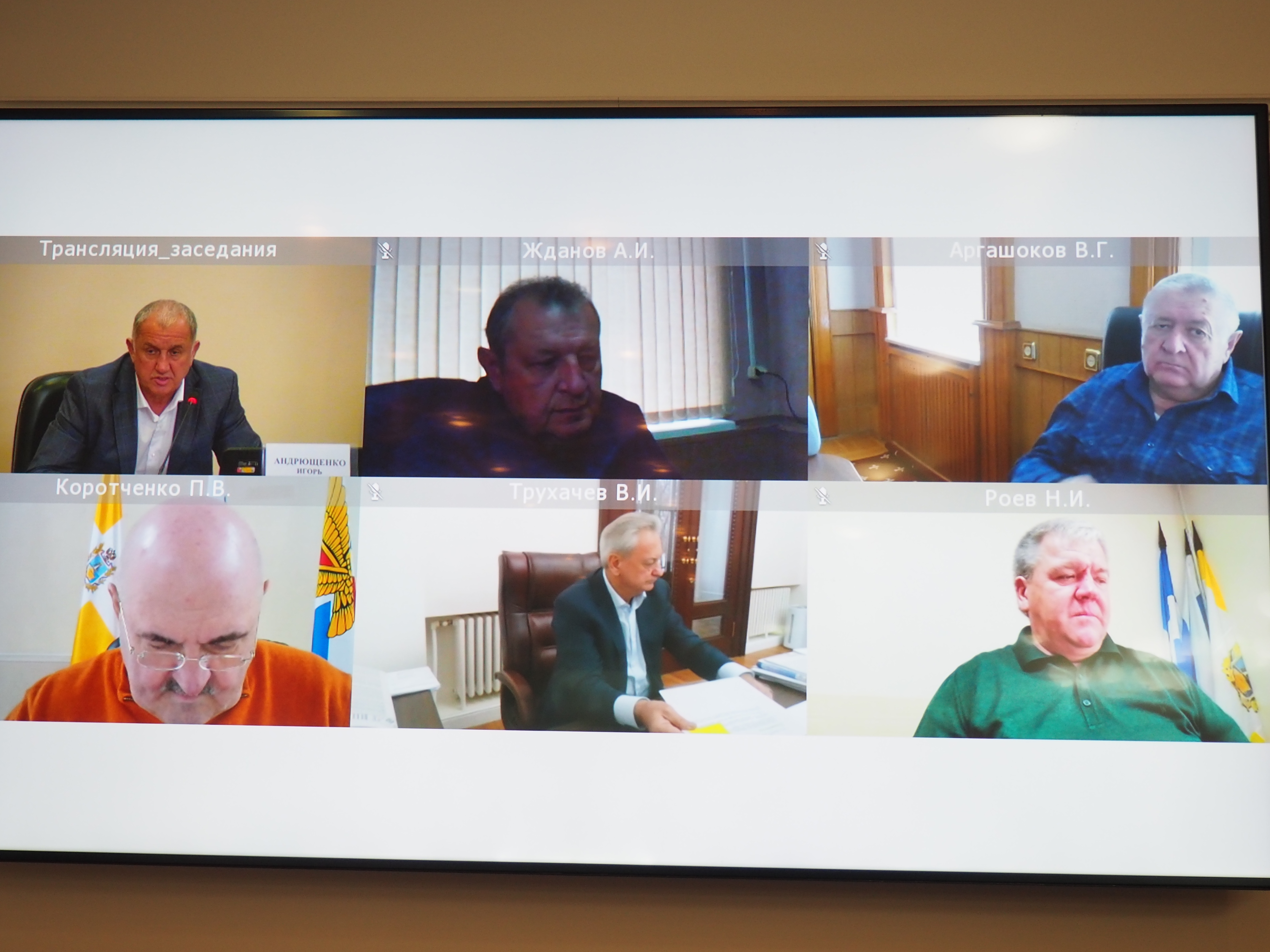 Как предотвратить гибель птиц при борьбе с грызунами обсудили в Думе Ставрополья