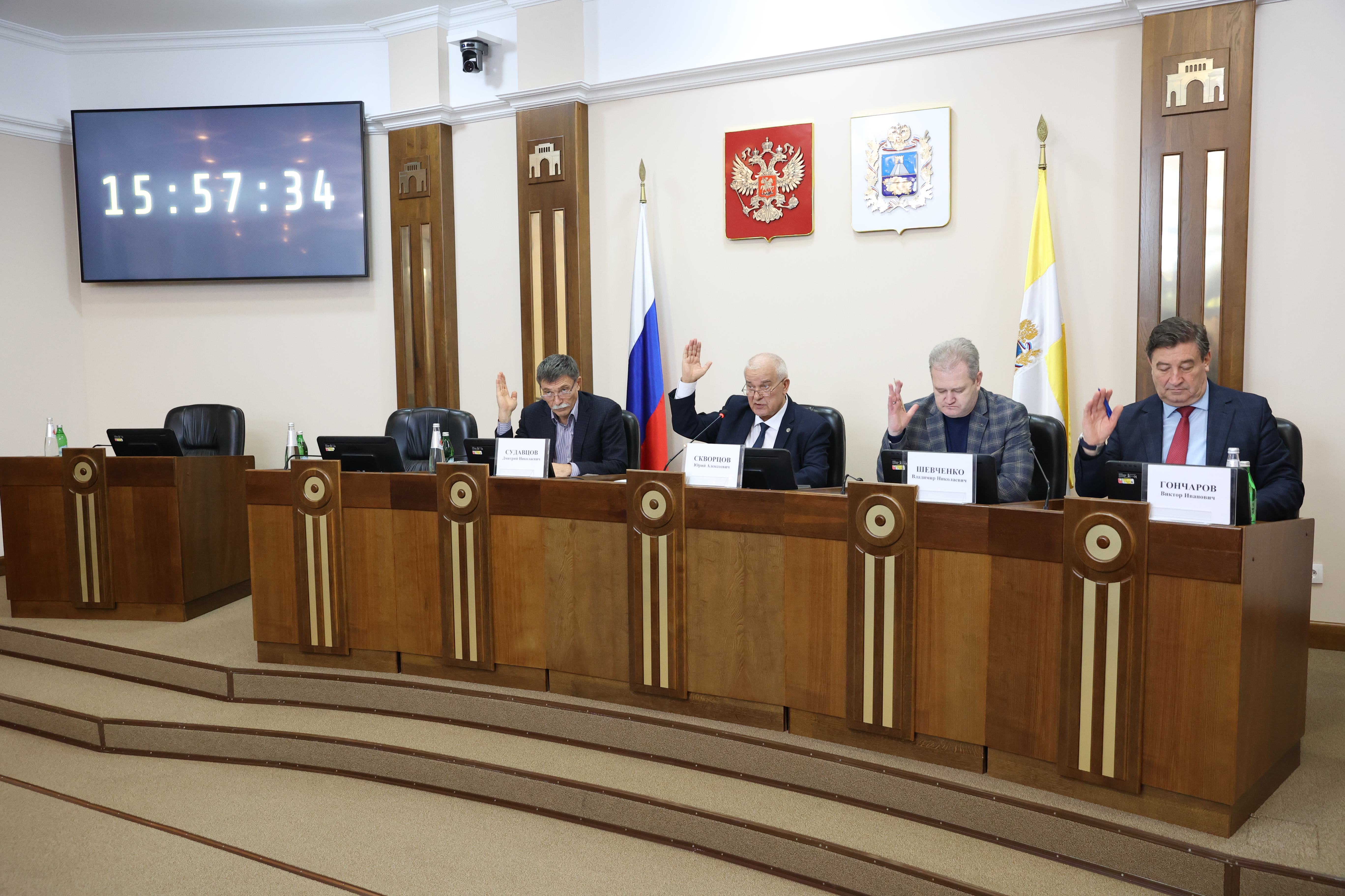 Продолжается работа по совершенствованию регионального законодательства в связи с принятием федерального закона по организации публичной власти