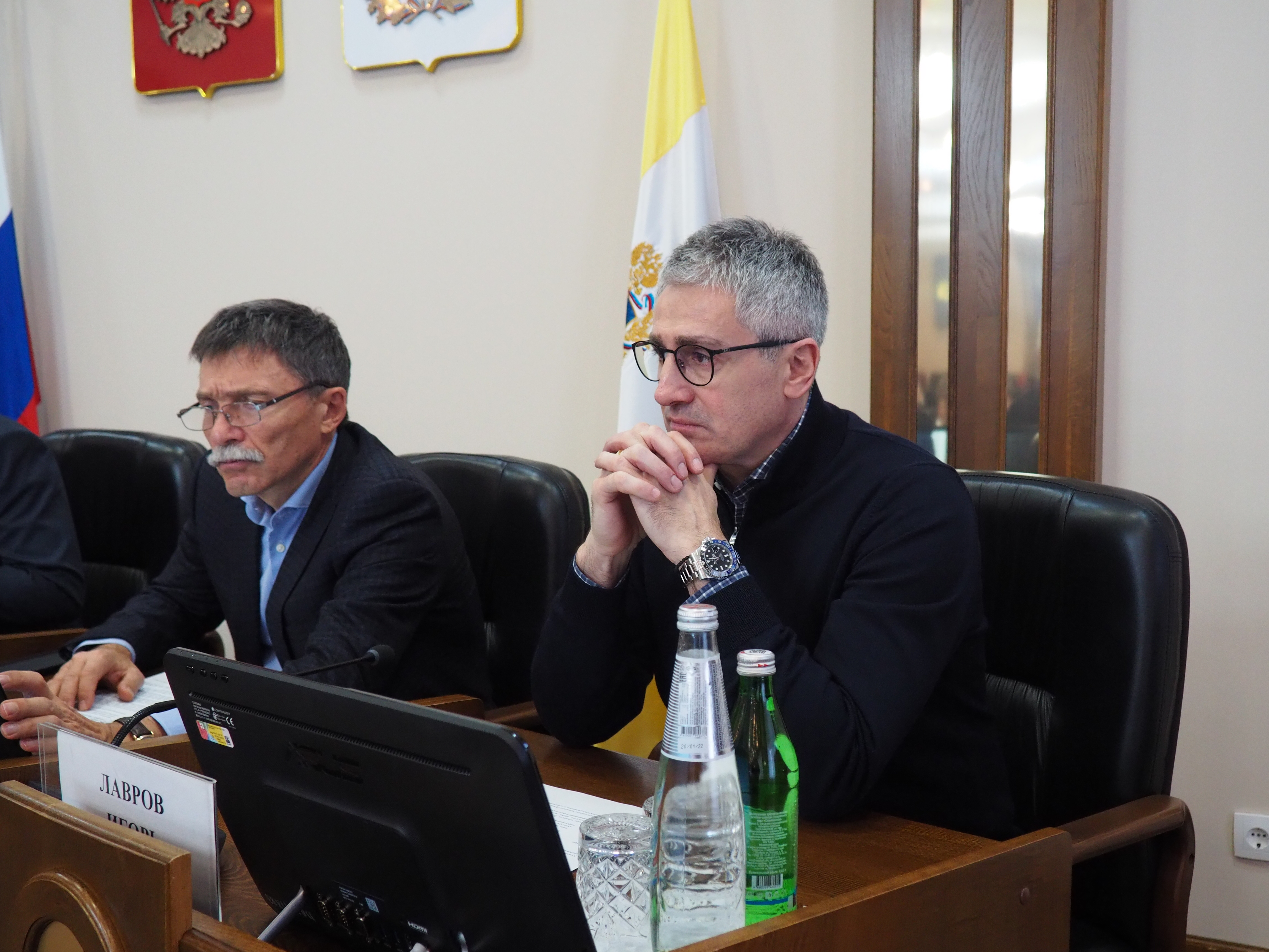 Законопроекты, расширяющие меры соцподдержки для детей-сирот и детей мобилизованных, рассматривают в Думе края