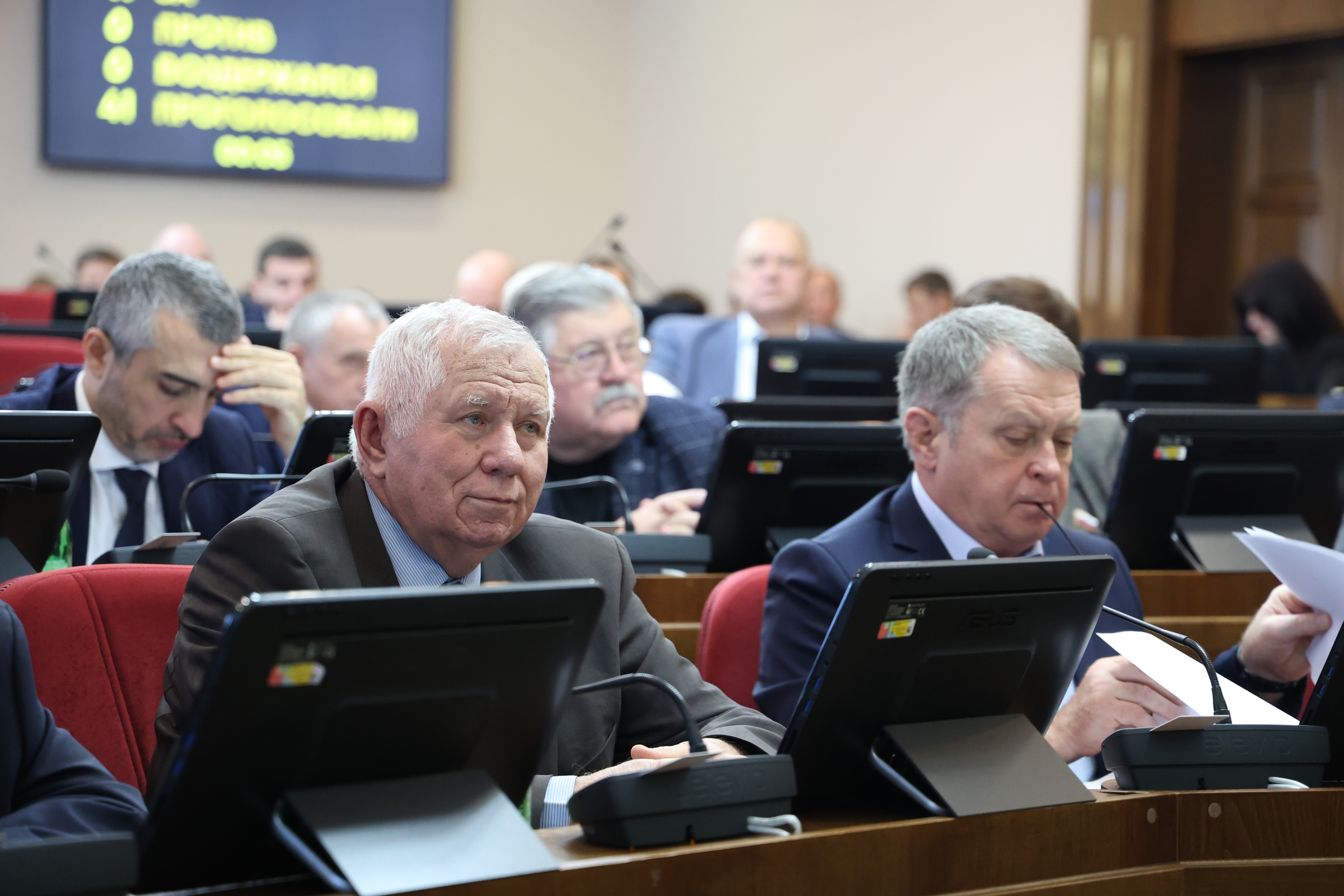 В Думе Ставропольского края завершилась осенняя сессия