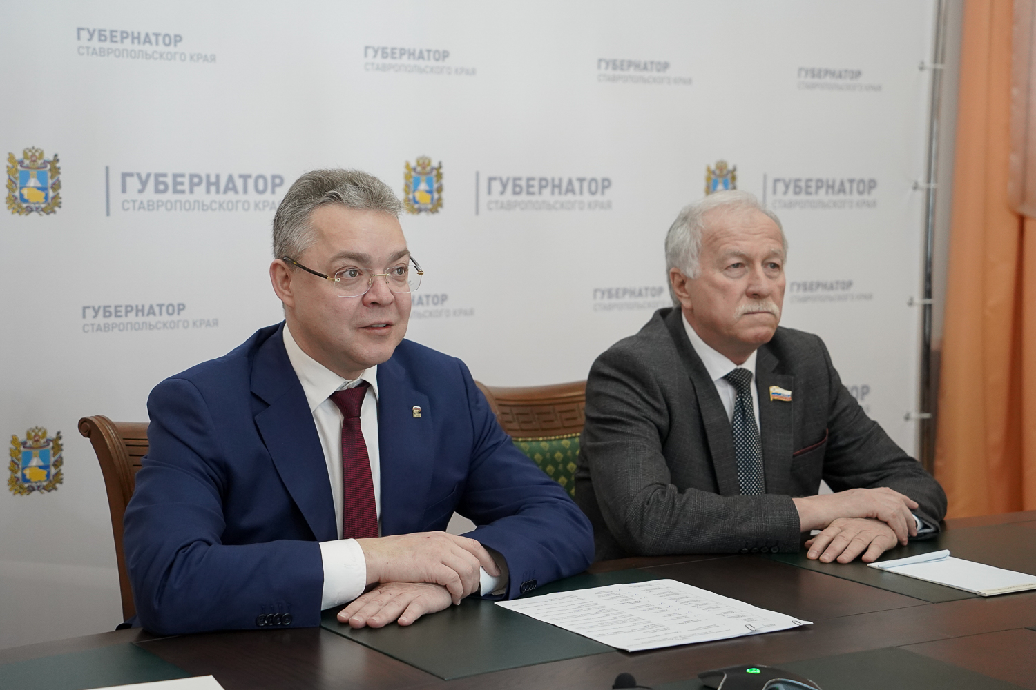 Николай Великдань и Владимир Владимиров поздравили коллег с наступающим Новым годом