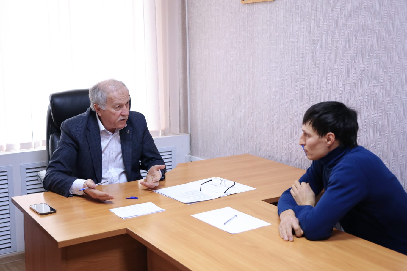 Николай Великдань провел прием граждан в Ипатовском округе