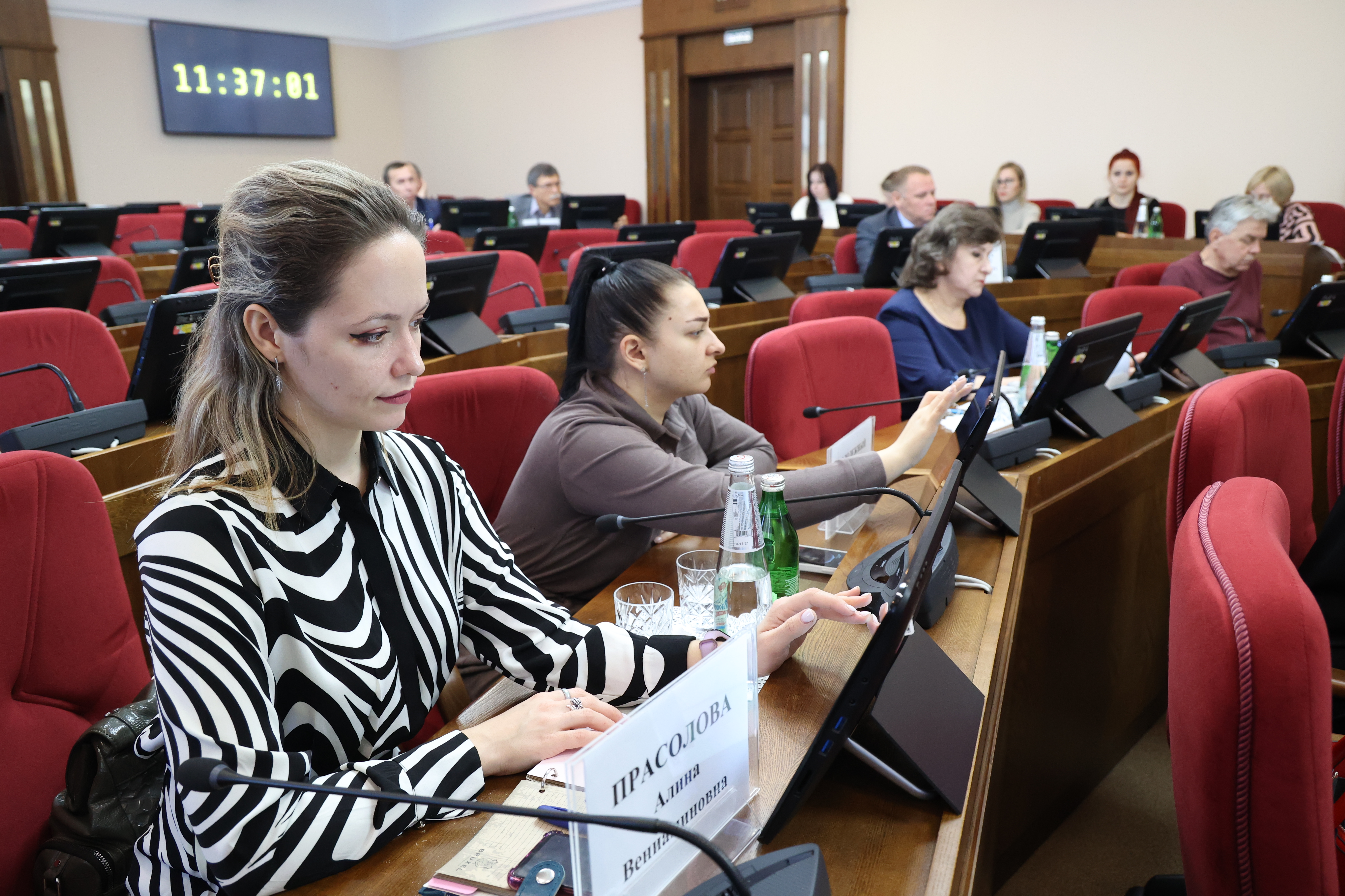 Депутаты обсудили механизм расчёта компенсации платы за детский сад семьям участников СВО