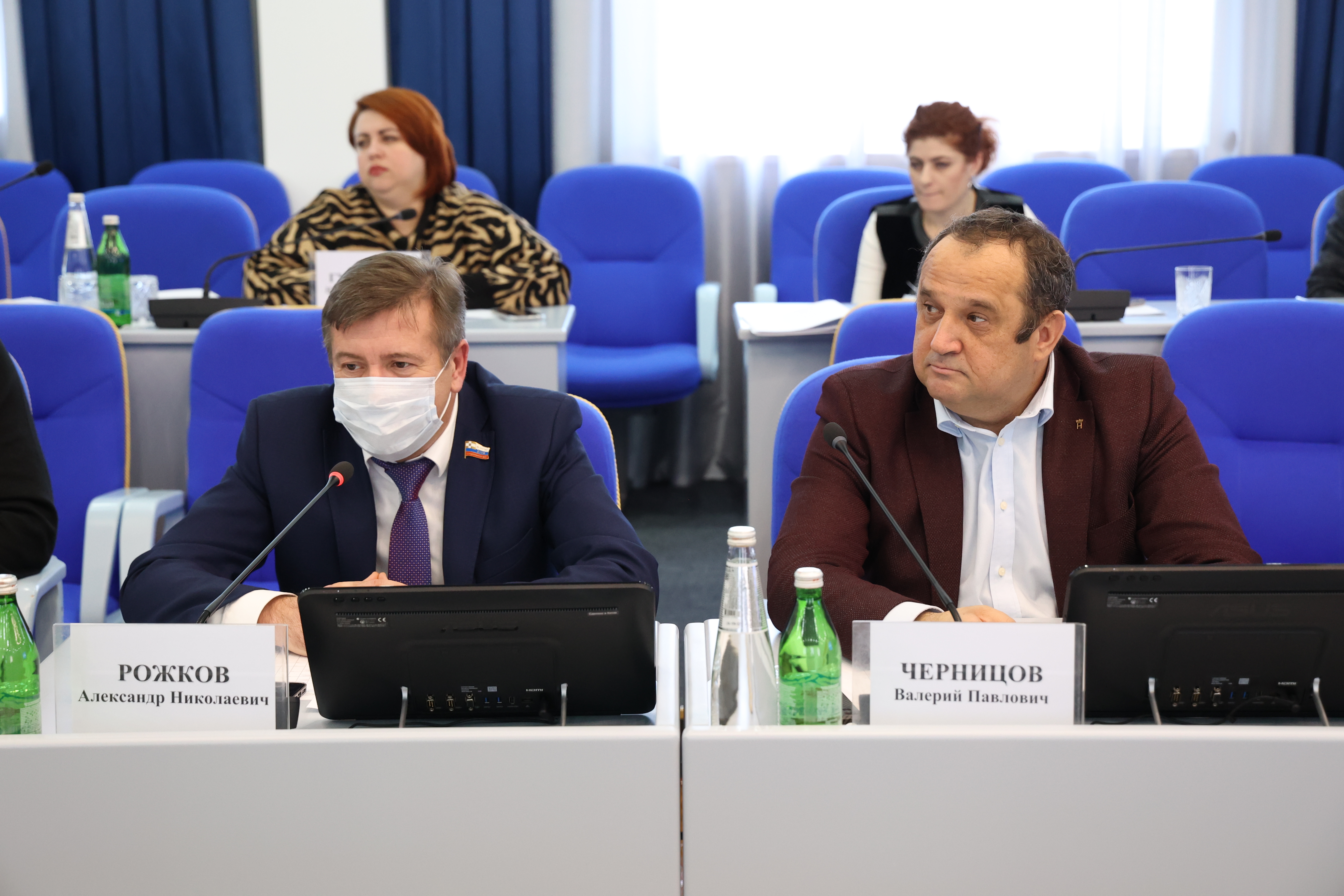 В Думе продолжается работа по уточнению наказов избирателей