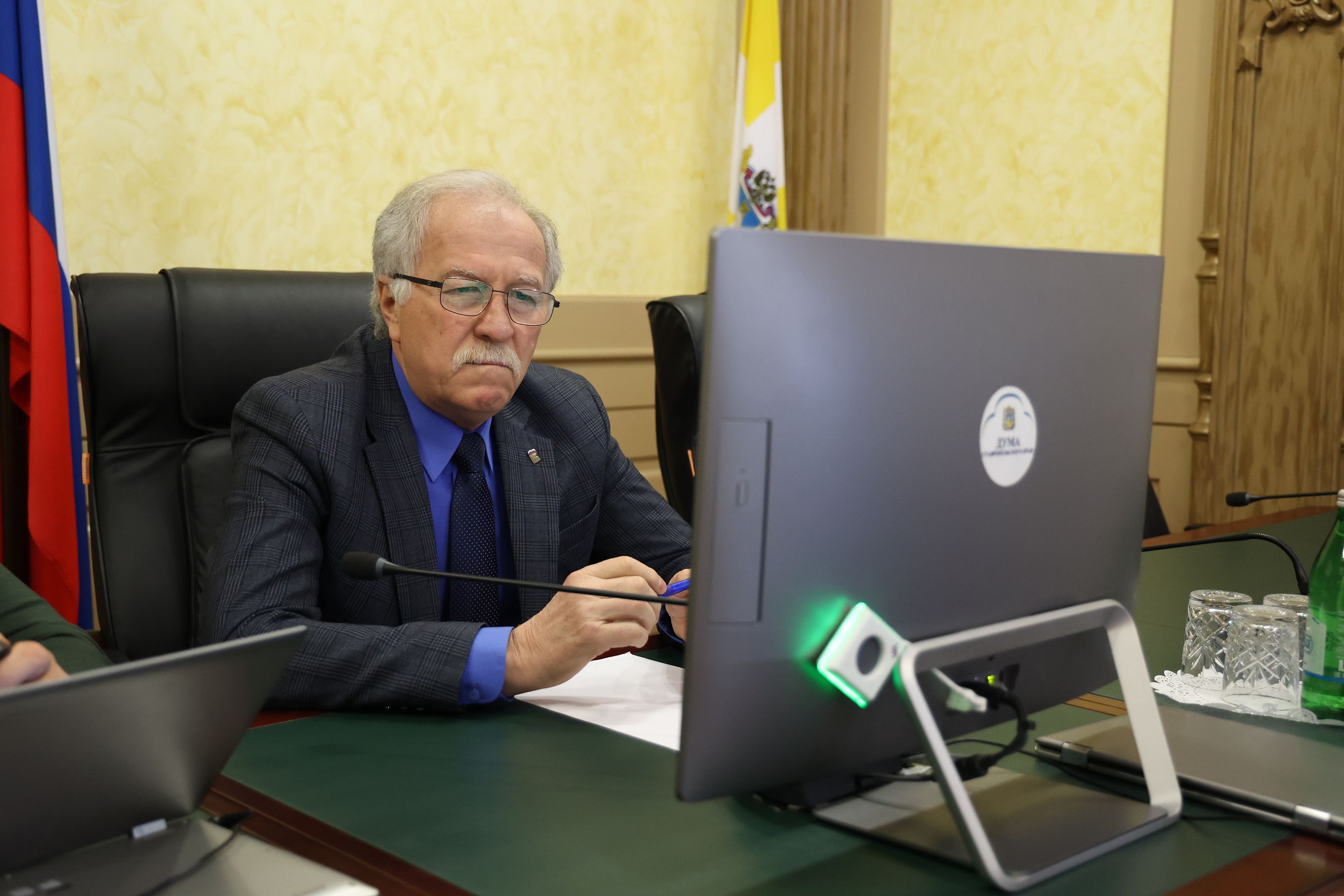 Внимание местным инициативам и депутатским наказам