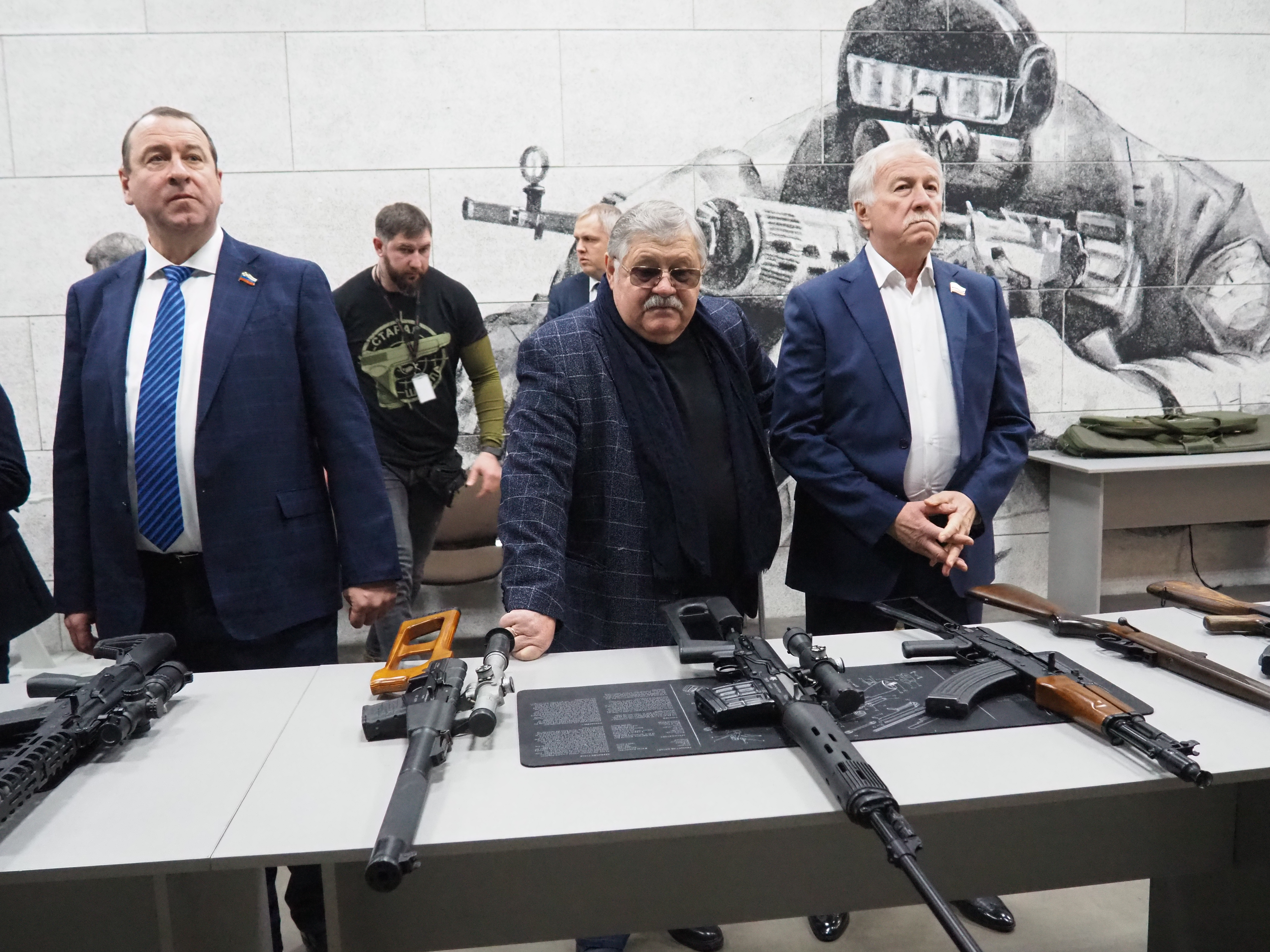 Краевые законодатели посетили центр военно-спортивной подготовки и патриотического воспитания