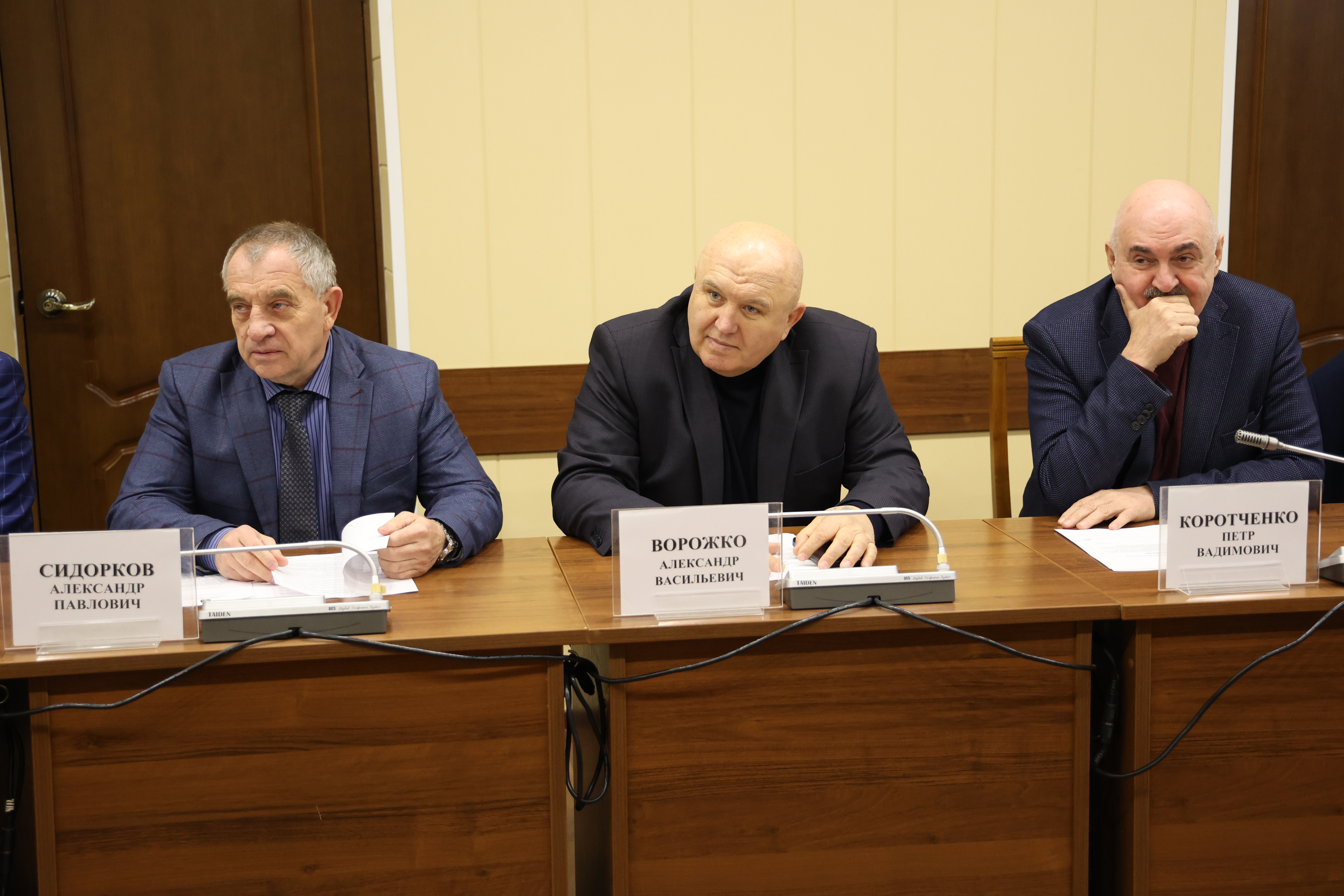 Краевые депутаты обсудили в Буденновске вопросы берегоукрепления и благоустройства юго-западной части озера Буйвола