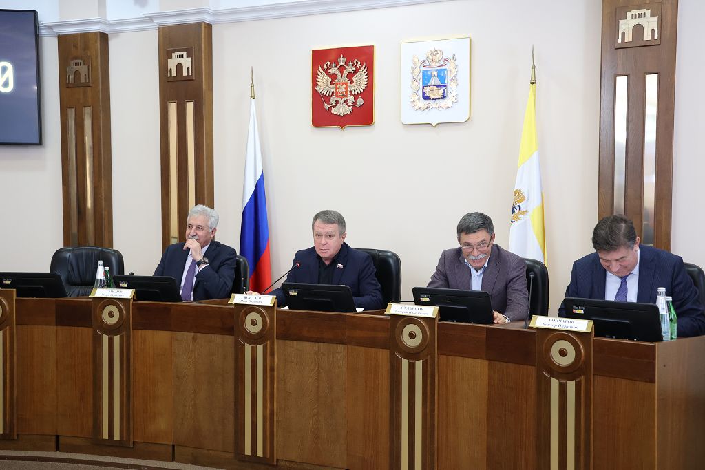 Краевая Дума работает над поправками в бюджет Ставрополья на 2023 год и плановый период 2024 и 2025 годов
