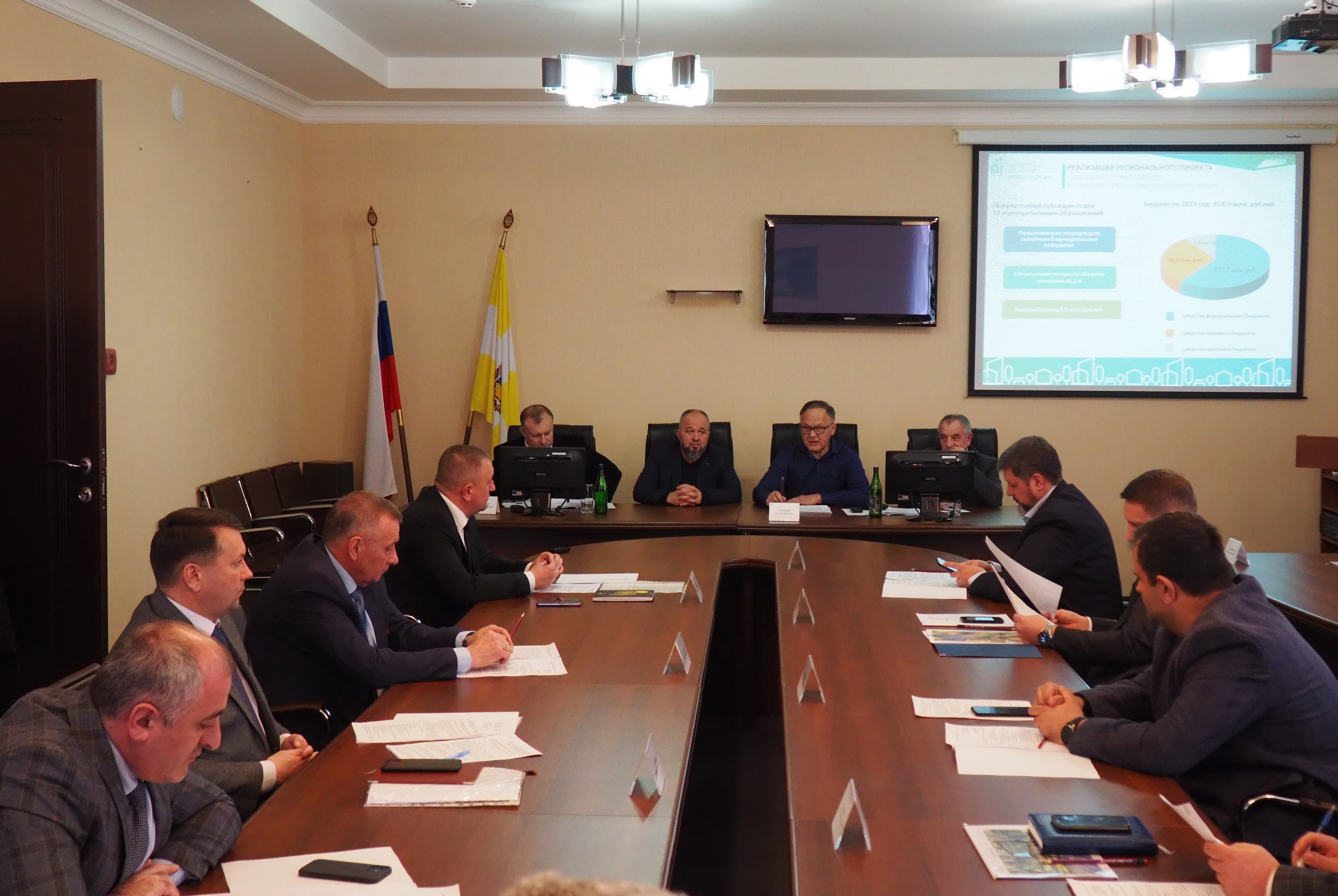Депутат Виктор Лозовой: в случае срыва графика работ на объекте благоустройства контракт с подрядчиком должен расторгаться