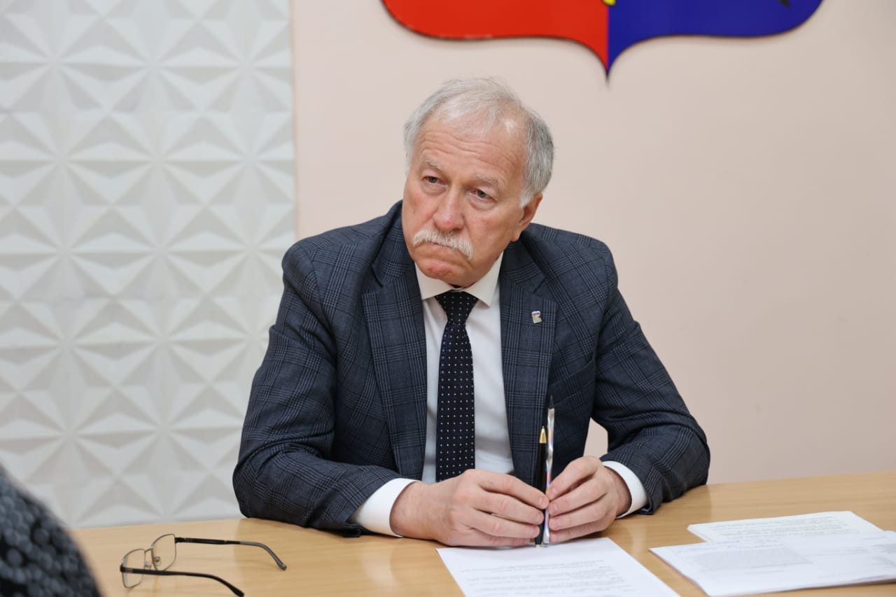 Николай Великдань провел личный прием граждан в Труновском муниципальном округе
