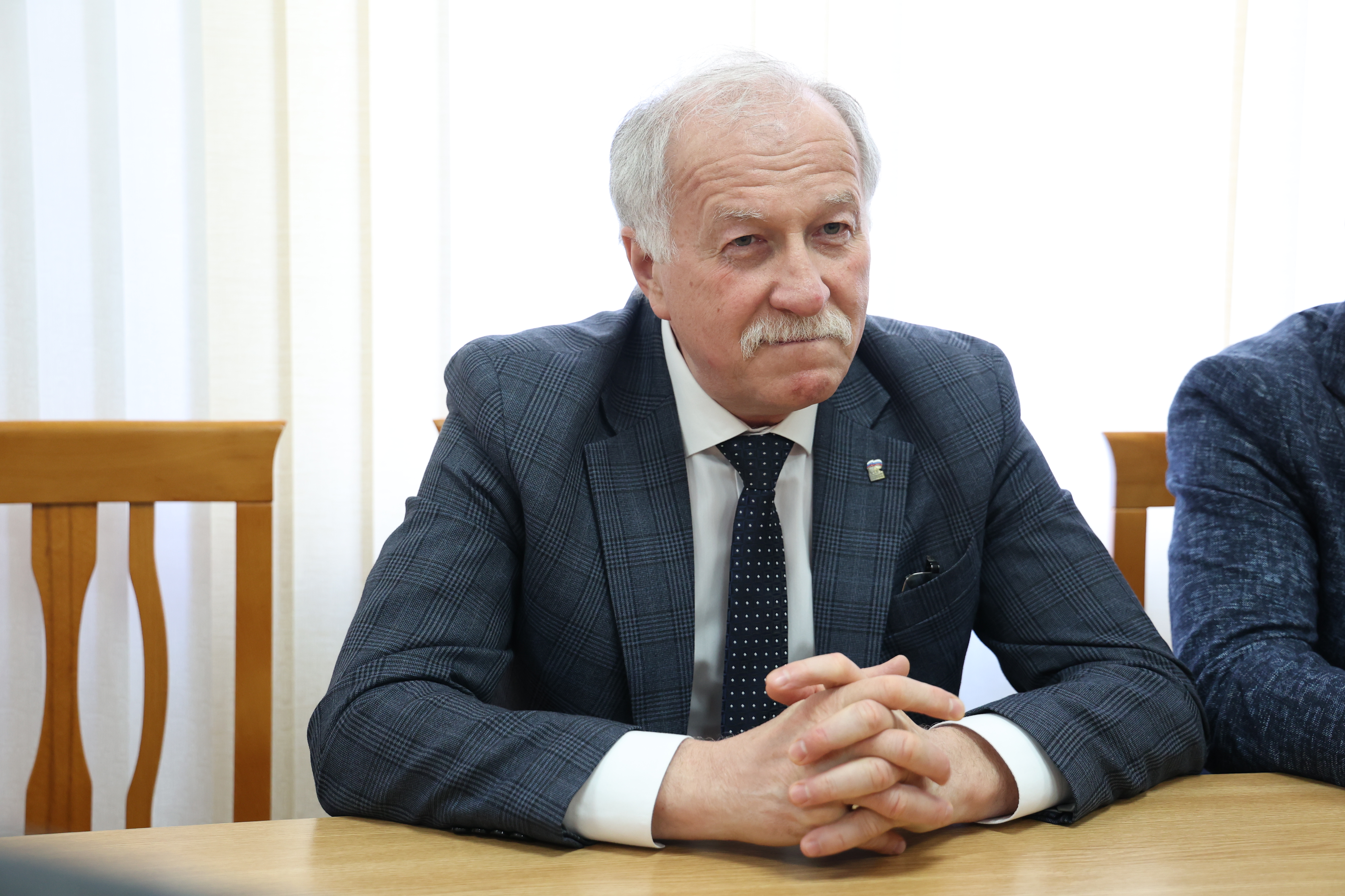 Николай Великдань пообещал содействие в ремонте объектов инфраструктуры Труновского района