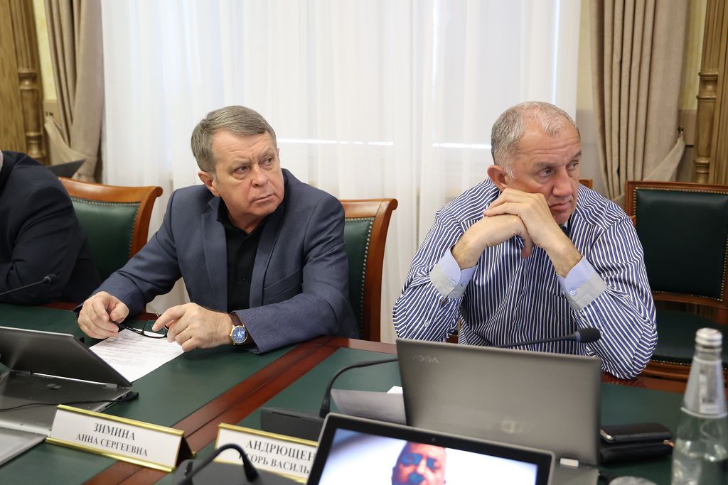 Краевые власти нацелены на оперативную подготовку кадров для предприятий оборонно-промышленного комплекса