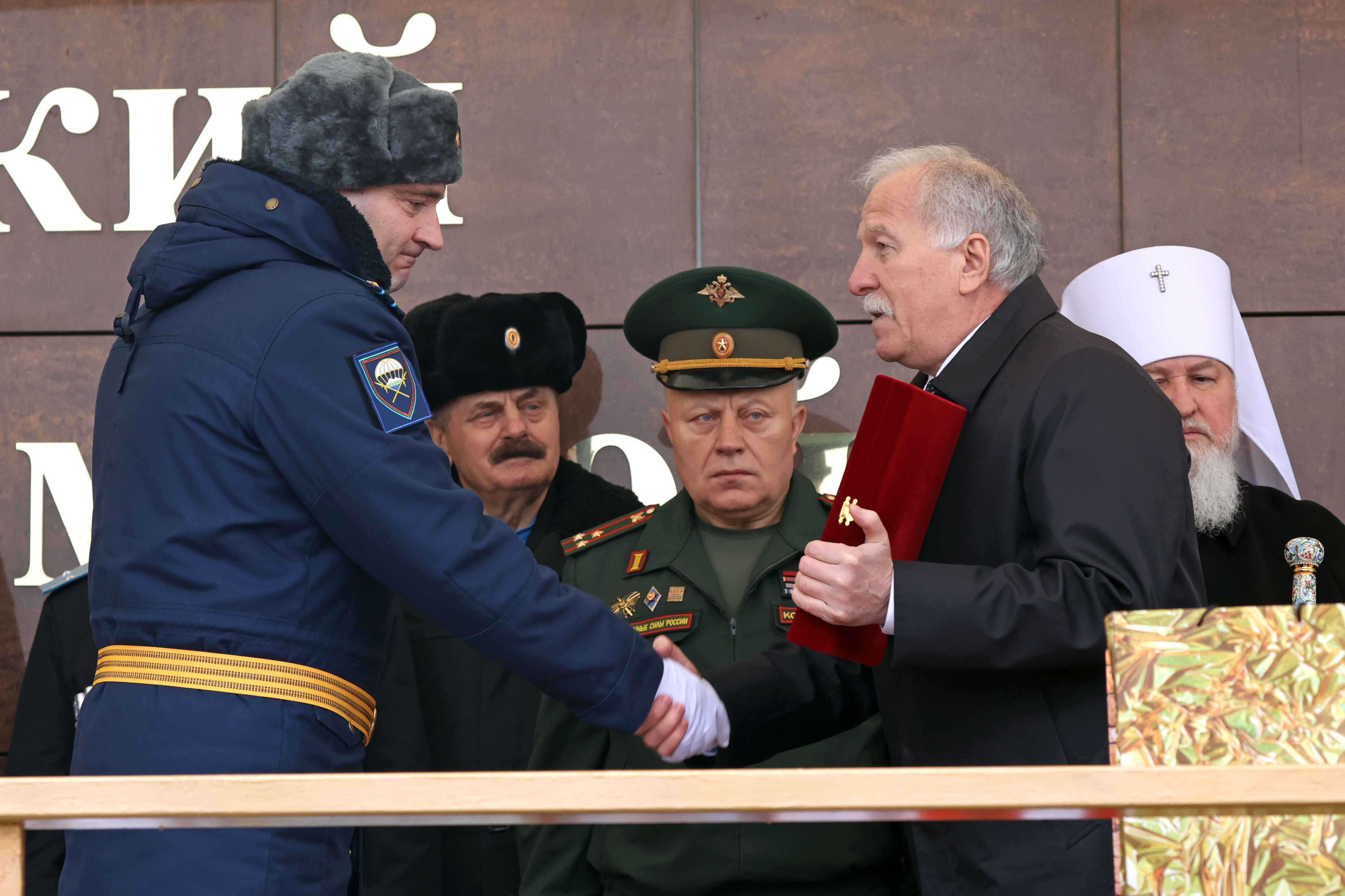 Спикер Думы Николай Велидань поздравил личный состав 247 гвардейского десантно-штурмового Кавказского казачьего полка с юбилейной датой