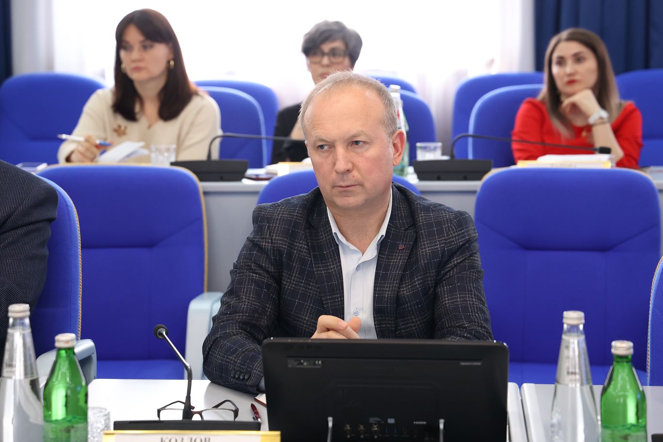 Краевые законодатели планируют освободить от транспортного налога участников СВО и членов их семей