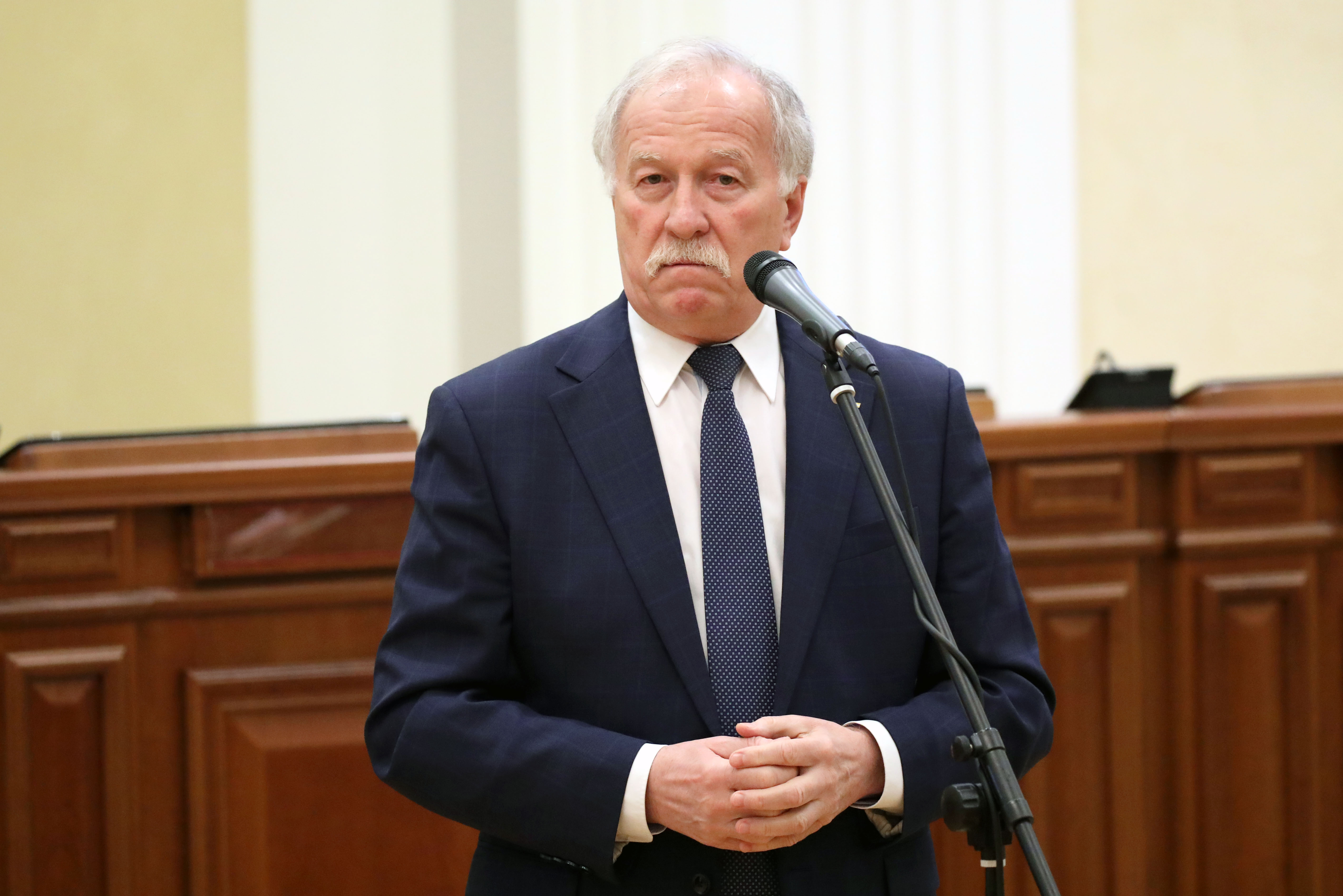 Николай Великдань вручил награды лучшим работникам культуры