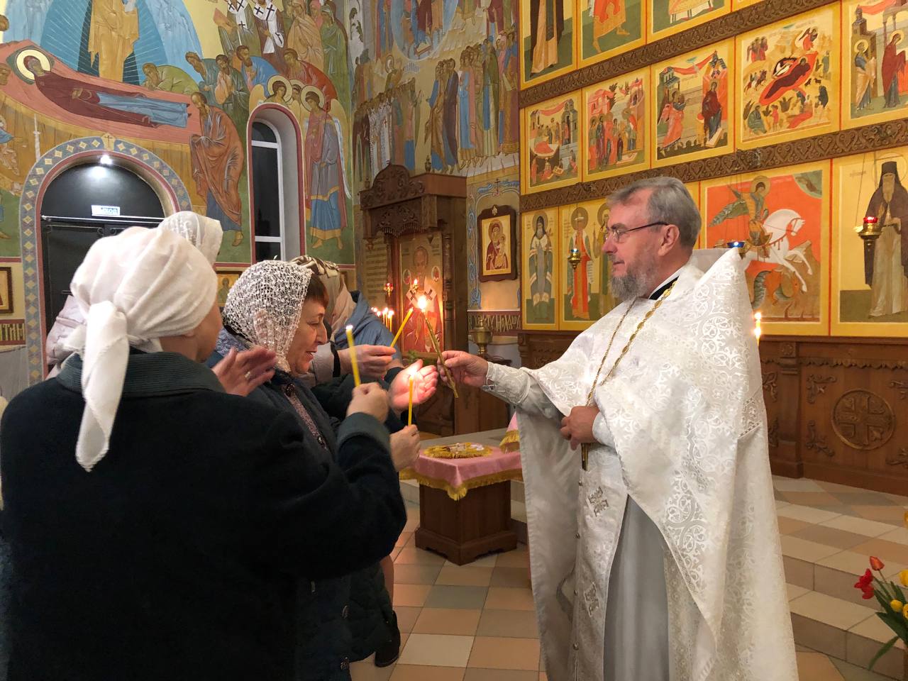 Николай Великдань доставил частицу Благодатного огня в храм Апанасенковского округа