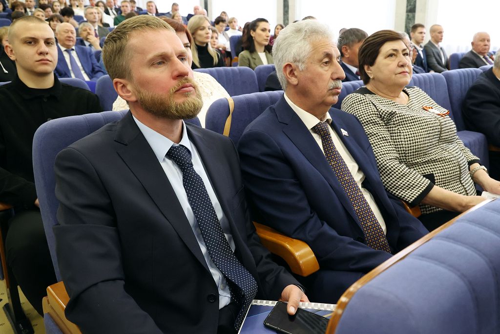Краевые законодатели провели публичные слушания по отчету об исполнении бюджета Ставрополья 2022 года