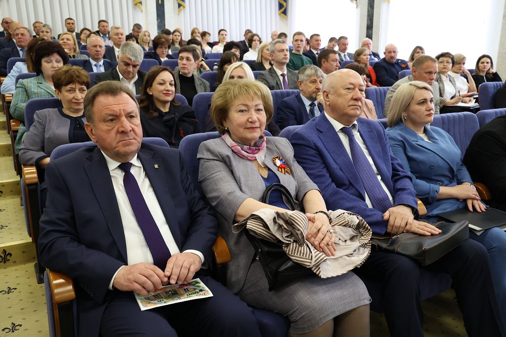 Краевые законодатели провели публичные слушания по отчету об исполнении бюджета Ставрополья 2022 года