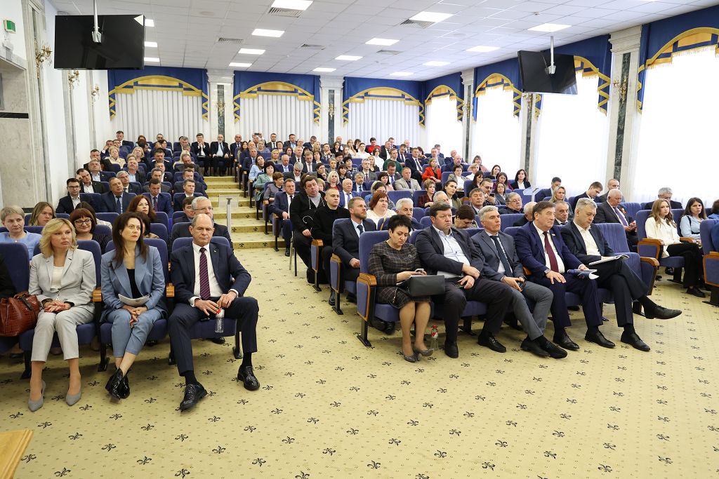 Краевые законодатели провели публичные слушания по отчету об исполнении бюджета Ставрополья 2022 года