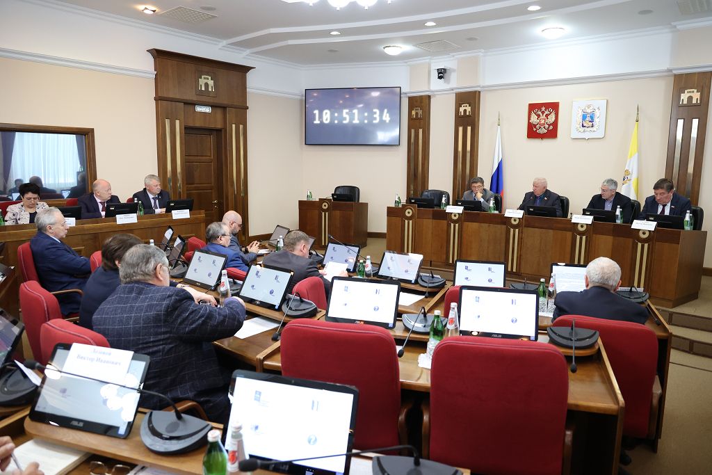 Краевым депутатам предварительно представлен отчет главы Ставрополья о результатах работы Правительства за 2022 год