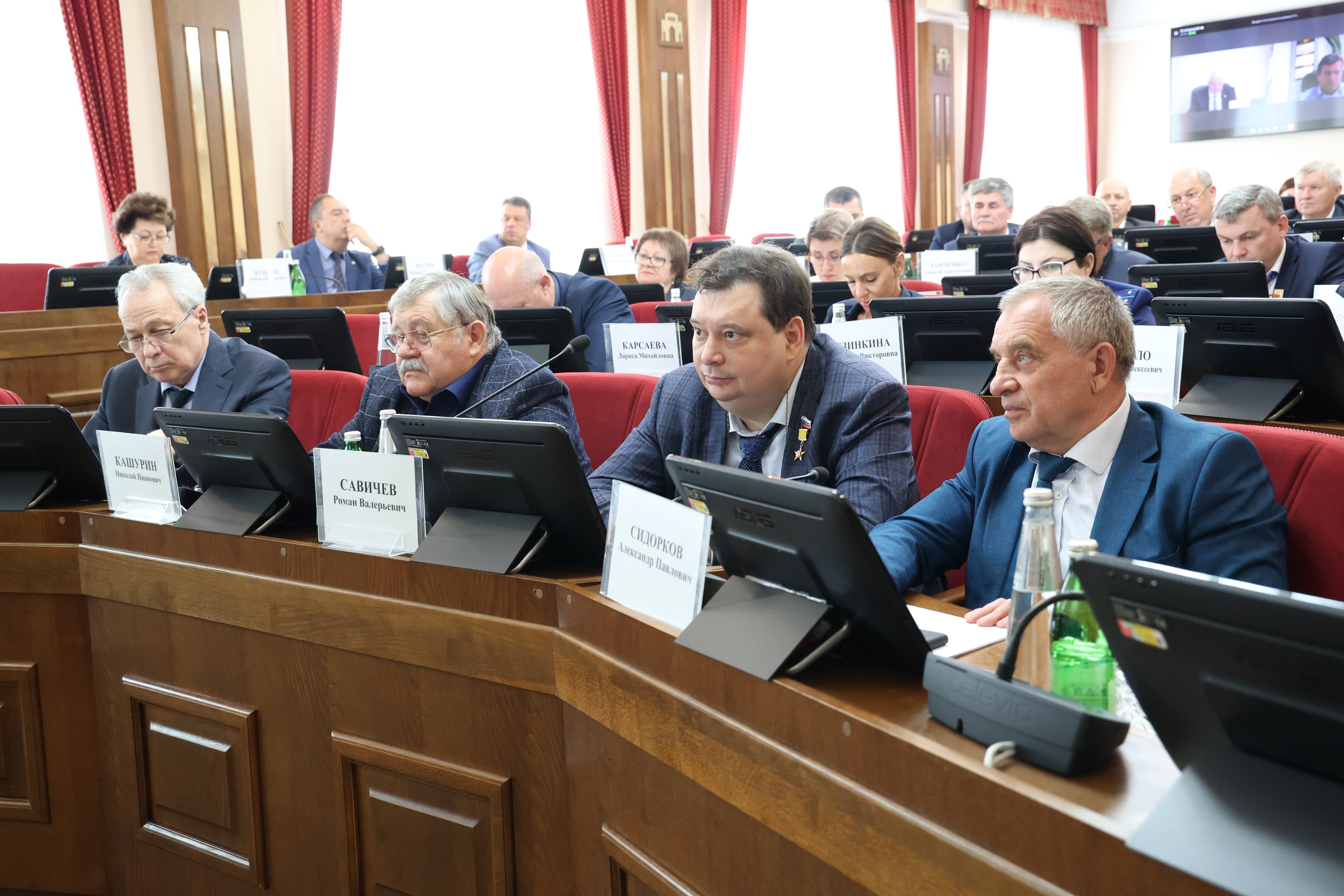 Депутаты работают над изменениями краевого законодательства в рамках подготовки к заседанию Думы