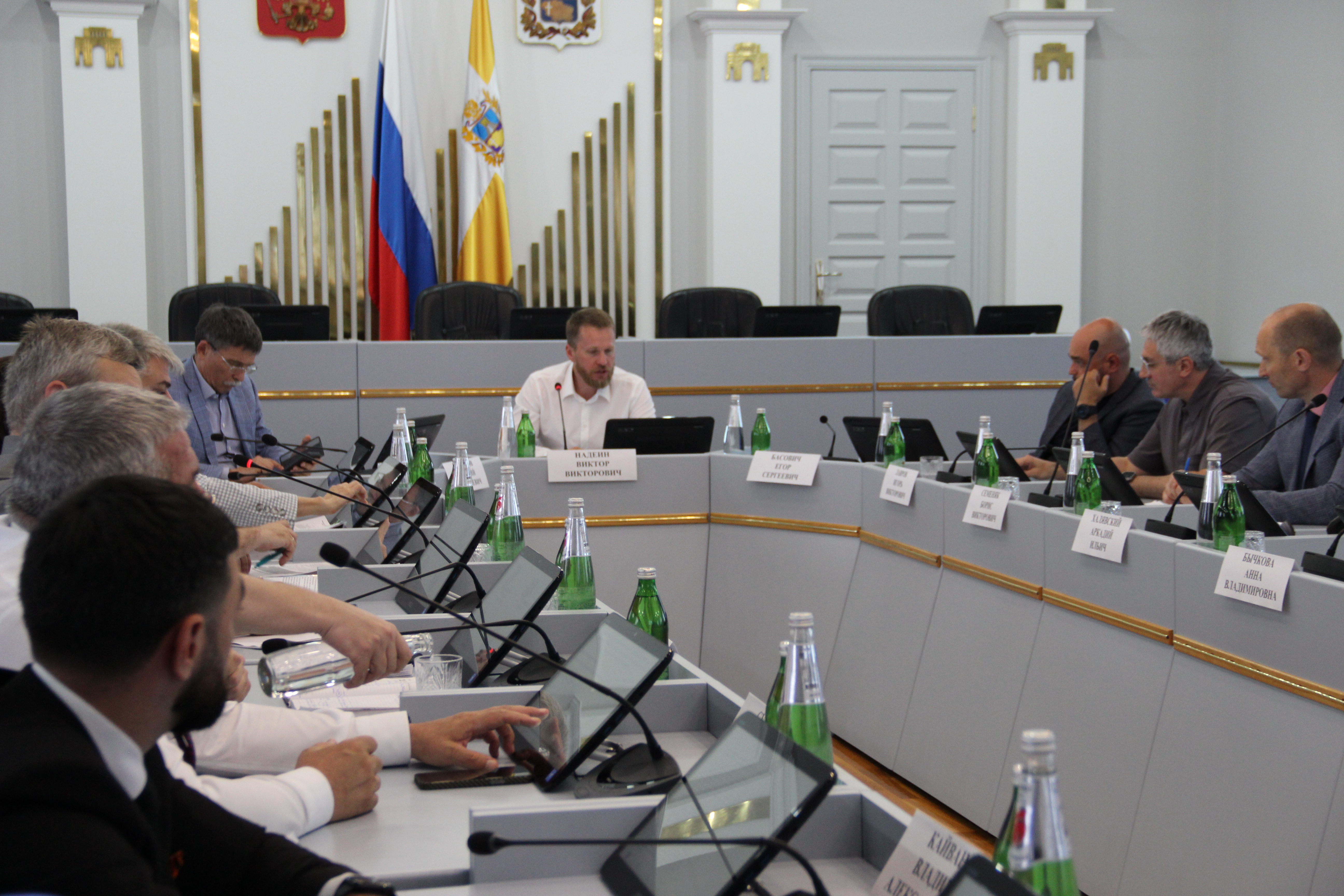 Депутаты рассмотрят возможность дополнительной поддержки молодежных объединений, спортсменов и тренеров