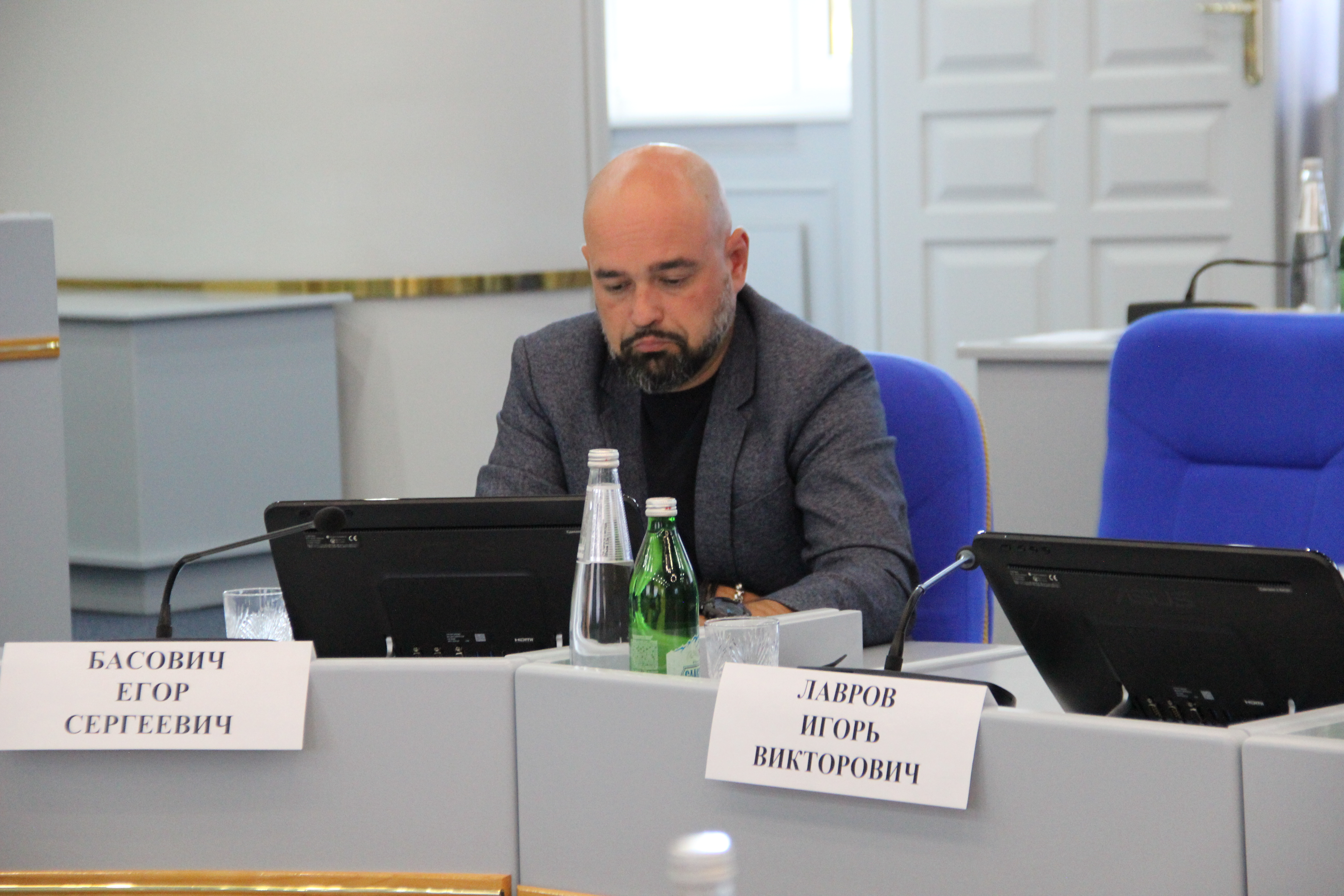 Депутаты рассмотрят возможность дополнительной поддержки молодежных объединений, спортсменов и тренеров