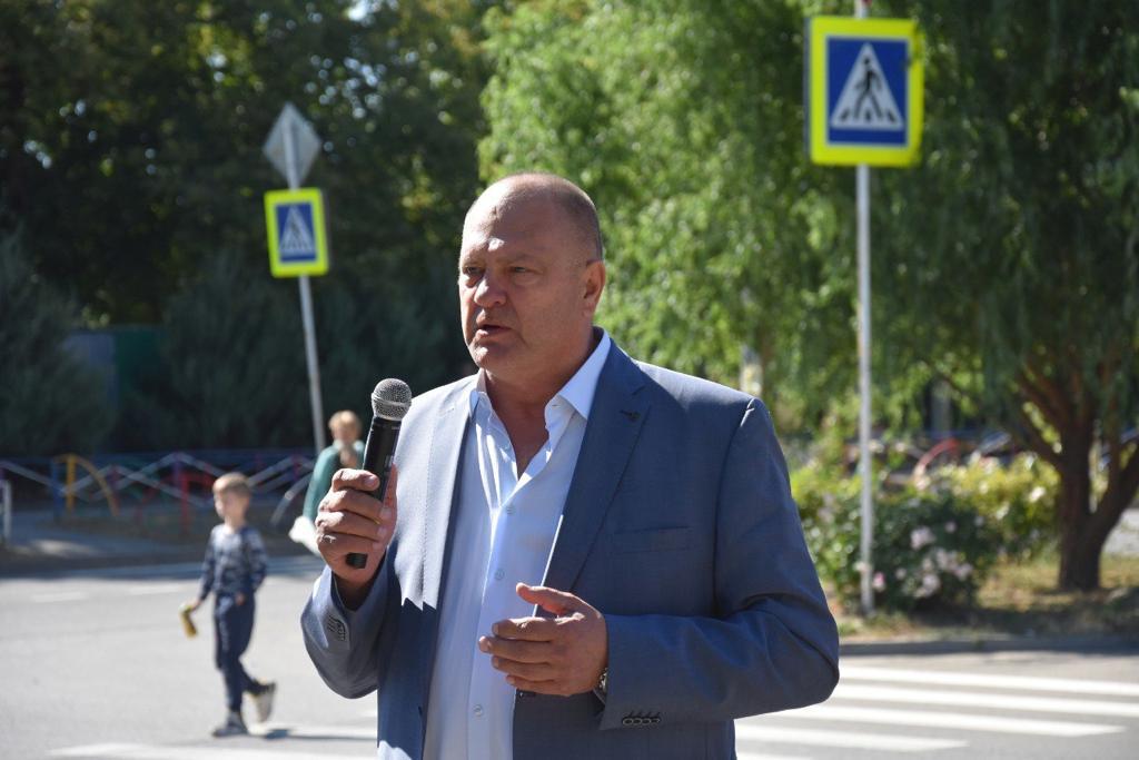 На улицах Михайловска установили 30 памятных табличек с именами Героев Советского Союза