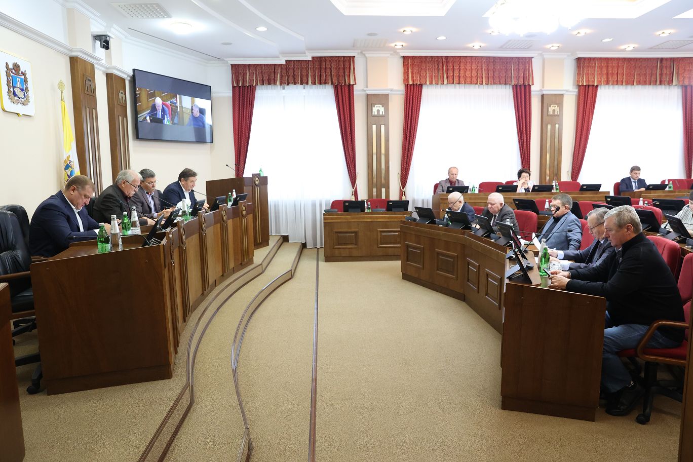 Утверждена повестка октябрьского заседания Думы