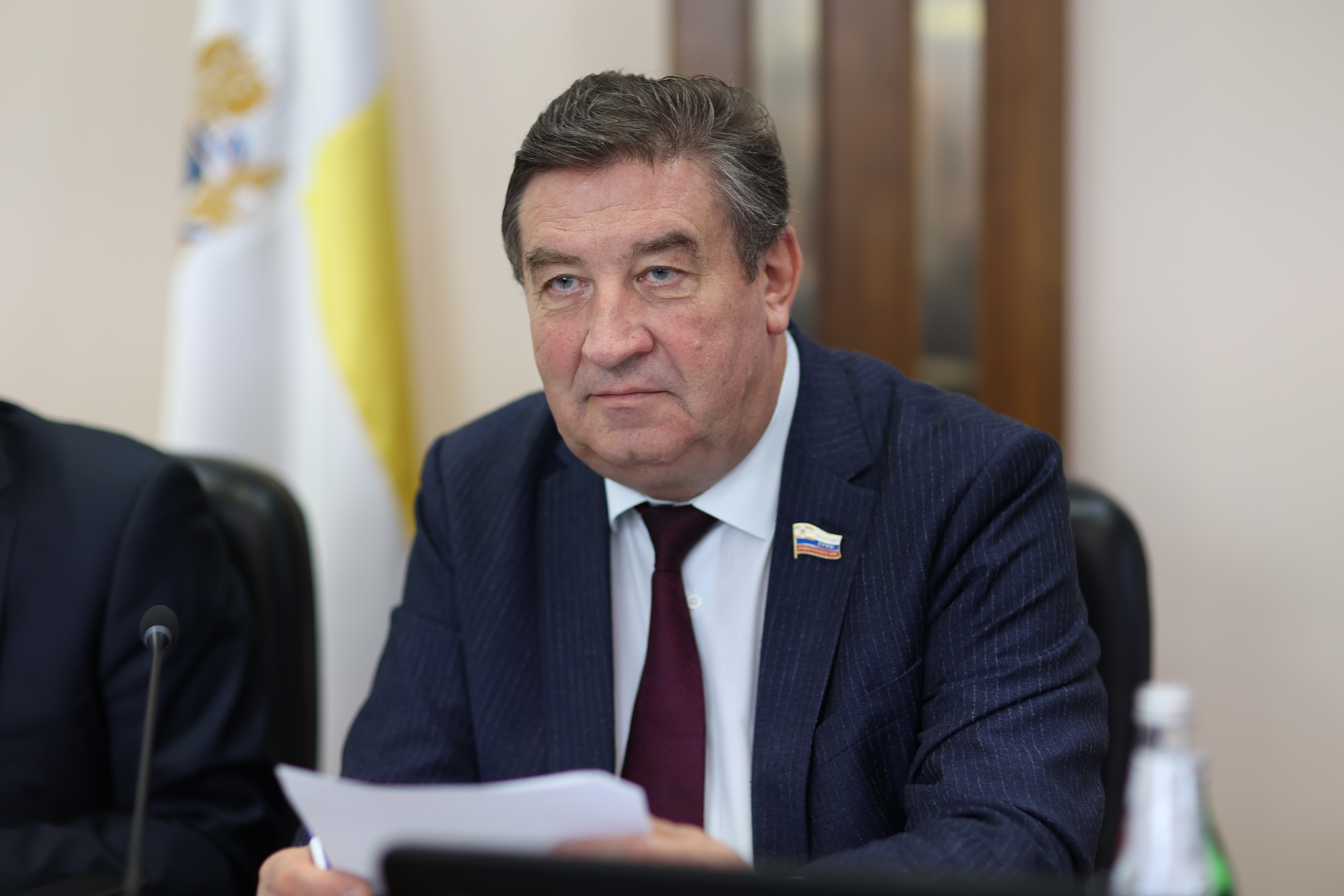Приняты изменения в краевой закон "О некоторых мерах по защите прав и законных интересов несовершеннолетних"