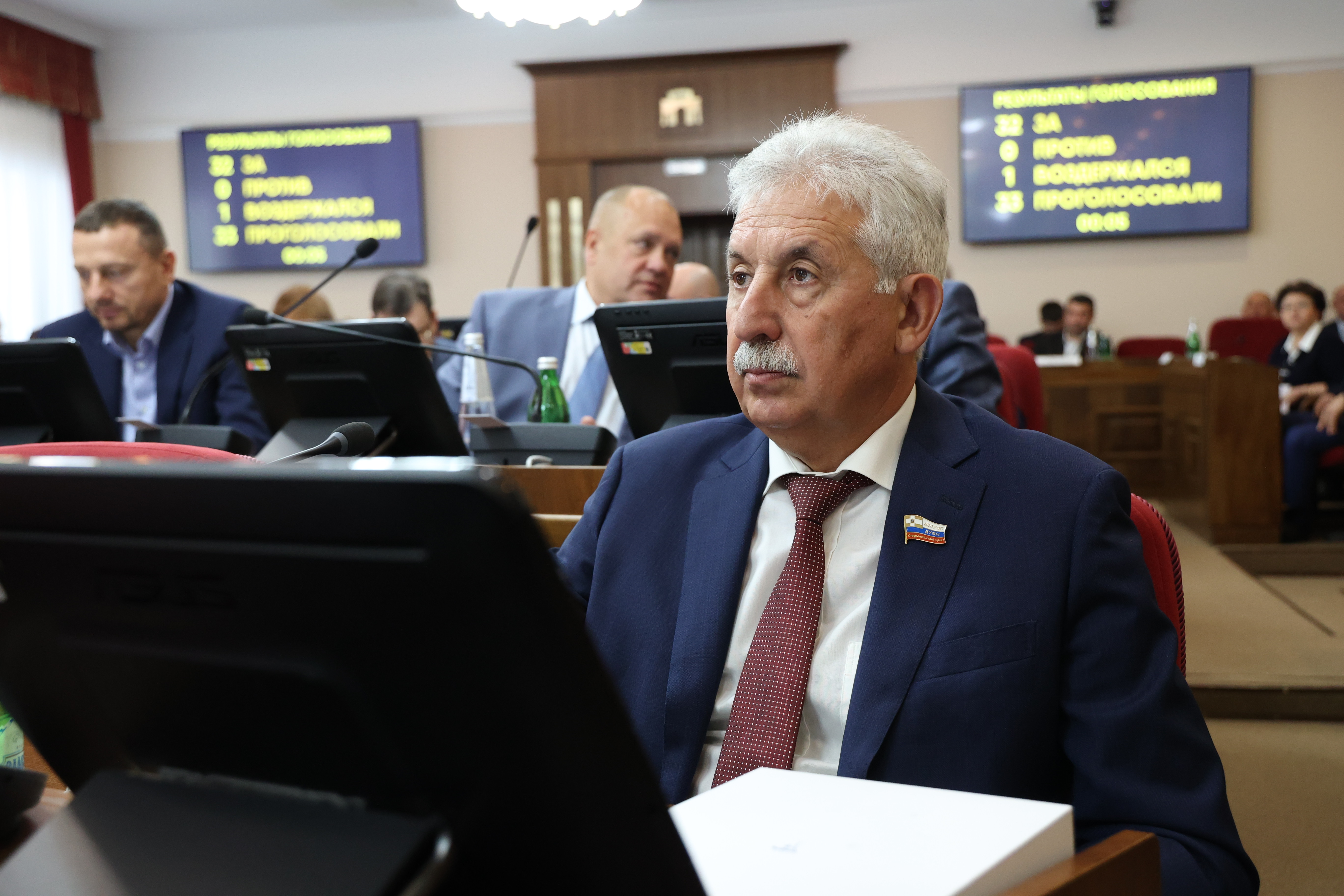 На октябрьском заседании Думы Ставрополья приняты изменения в ряд краевых законов