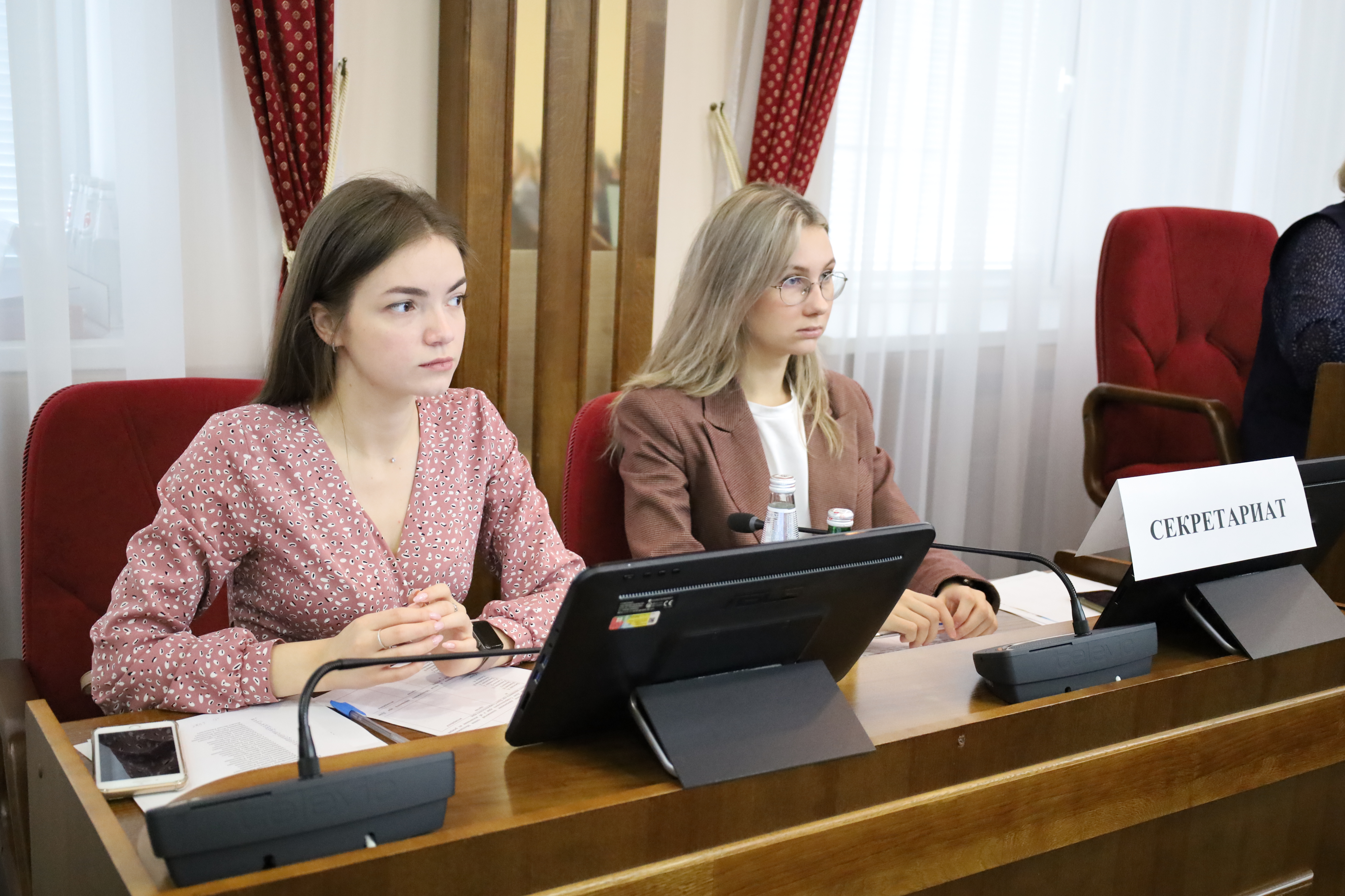 Молодые парламентарии подвели промежуточные итоги работы