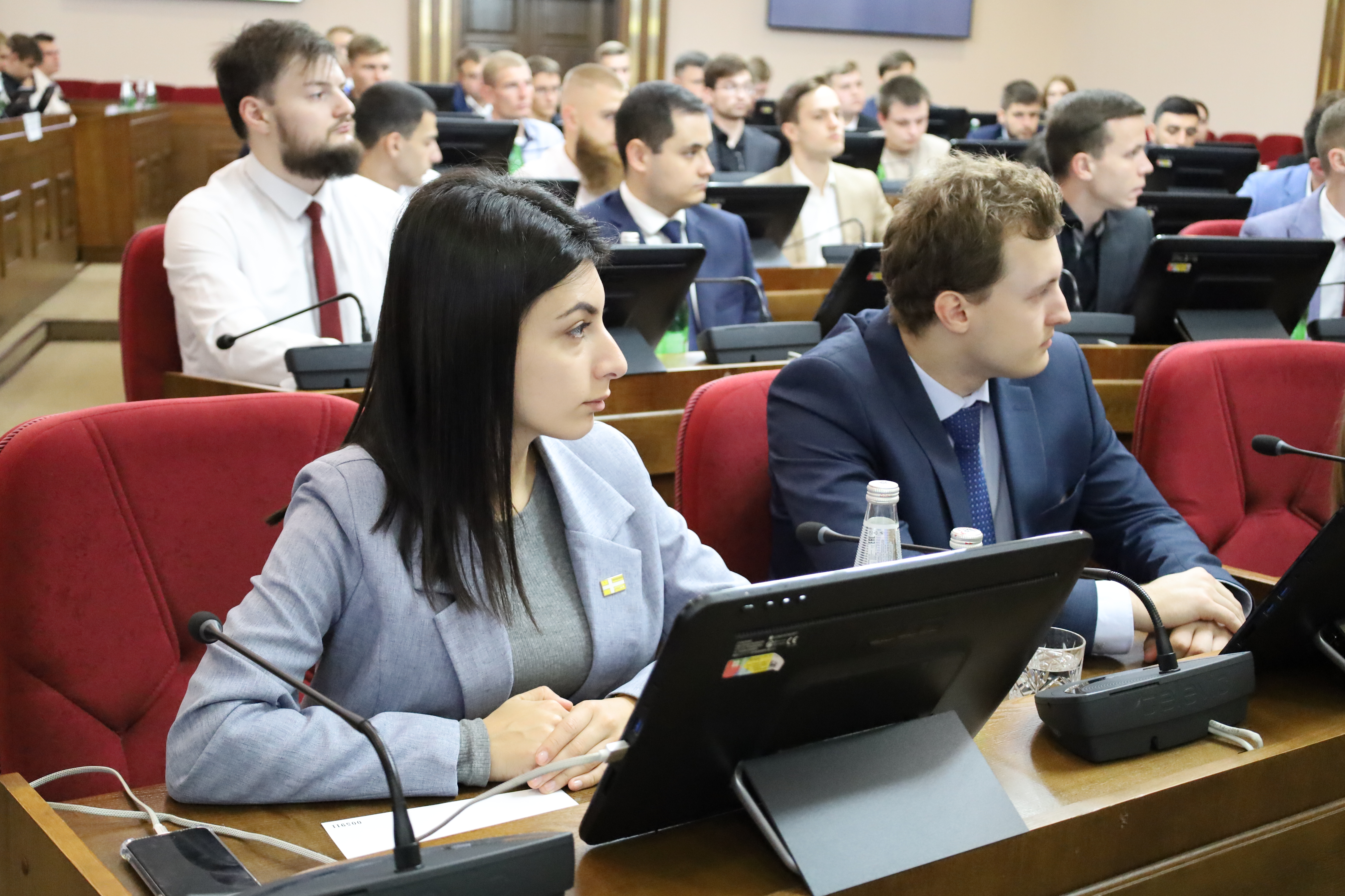 Молодые парламентарии подвели промежуточные итоги работы