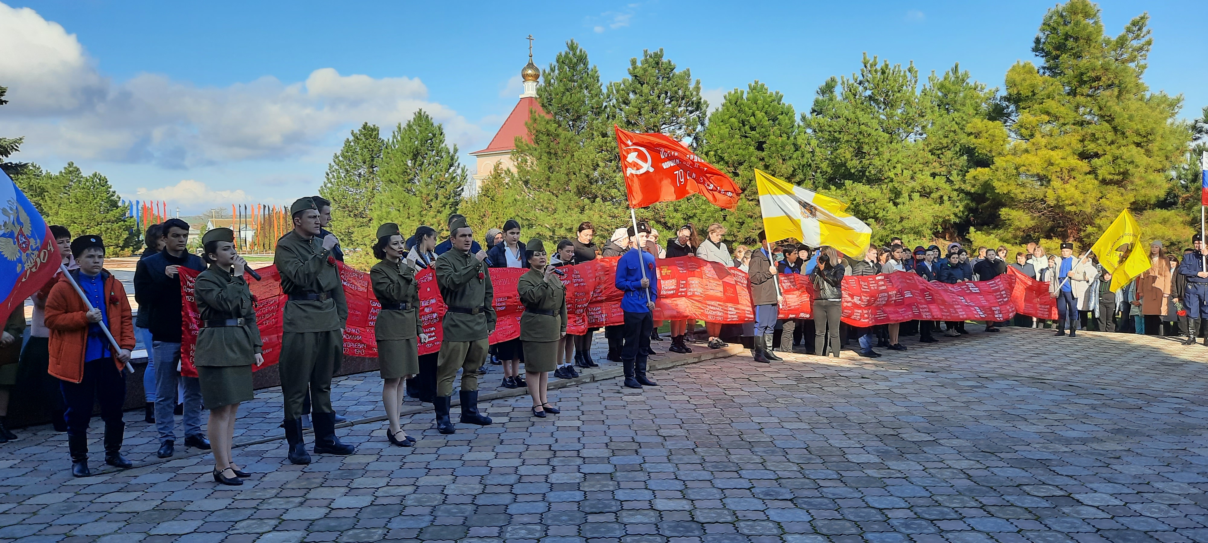 Мемориальную доску героям-орденоносцам Великой Отечественной войны открыли в Родниковском