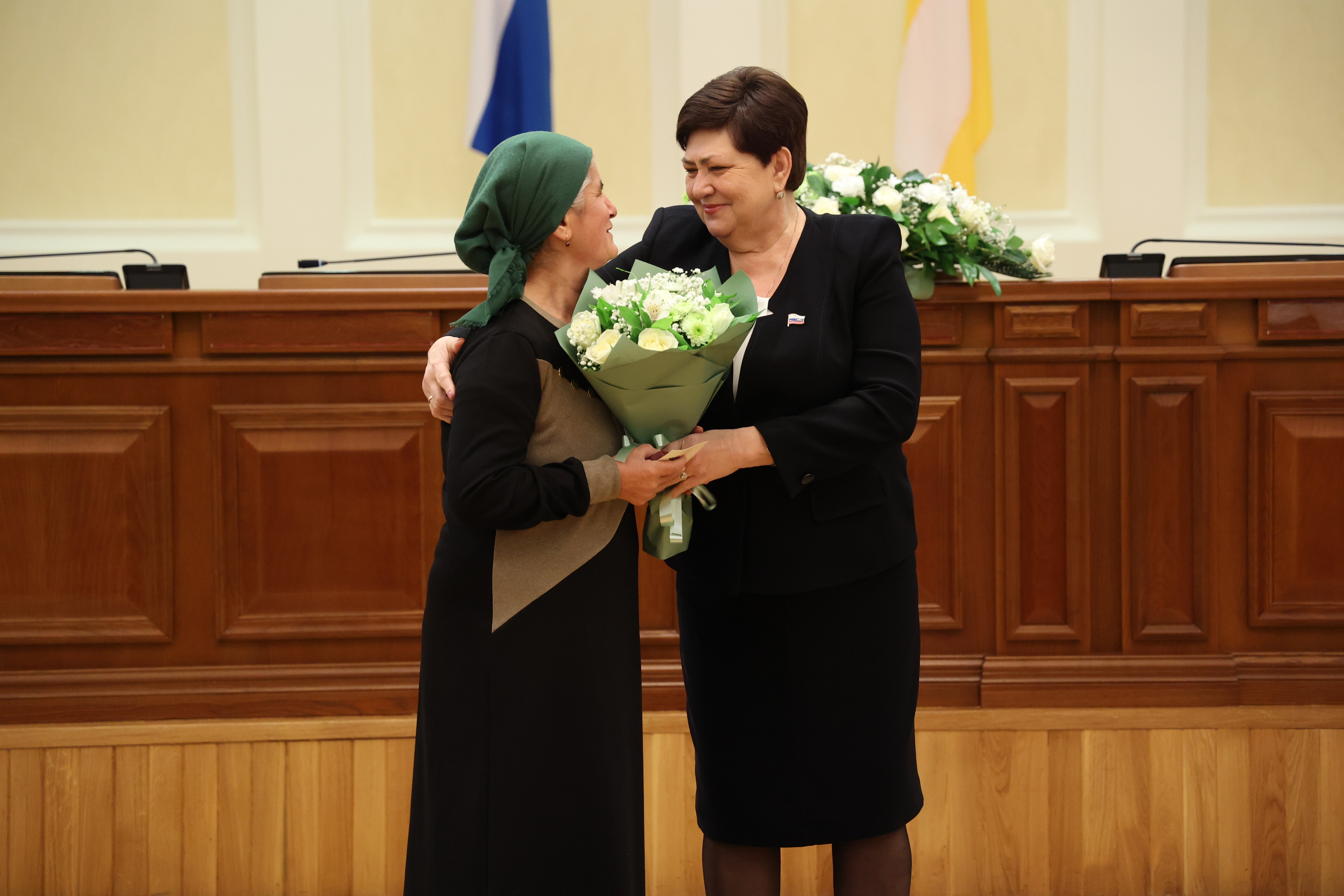 На Ставрополье многодетным матерям вручены  медали «Материнская слава»