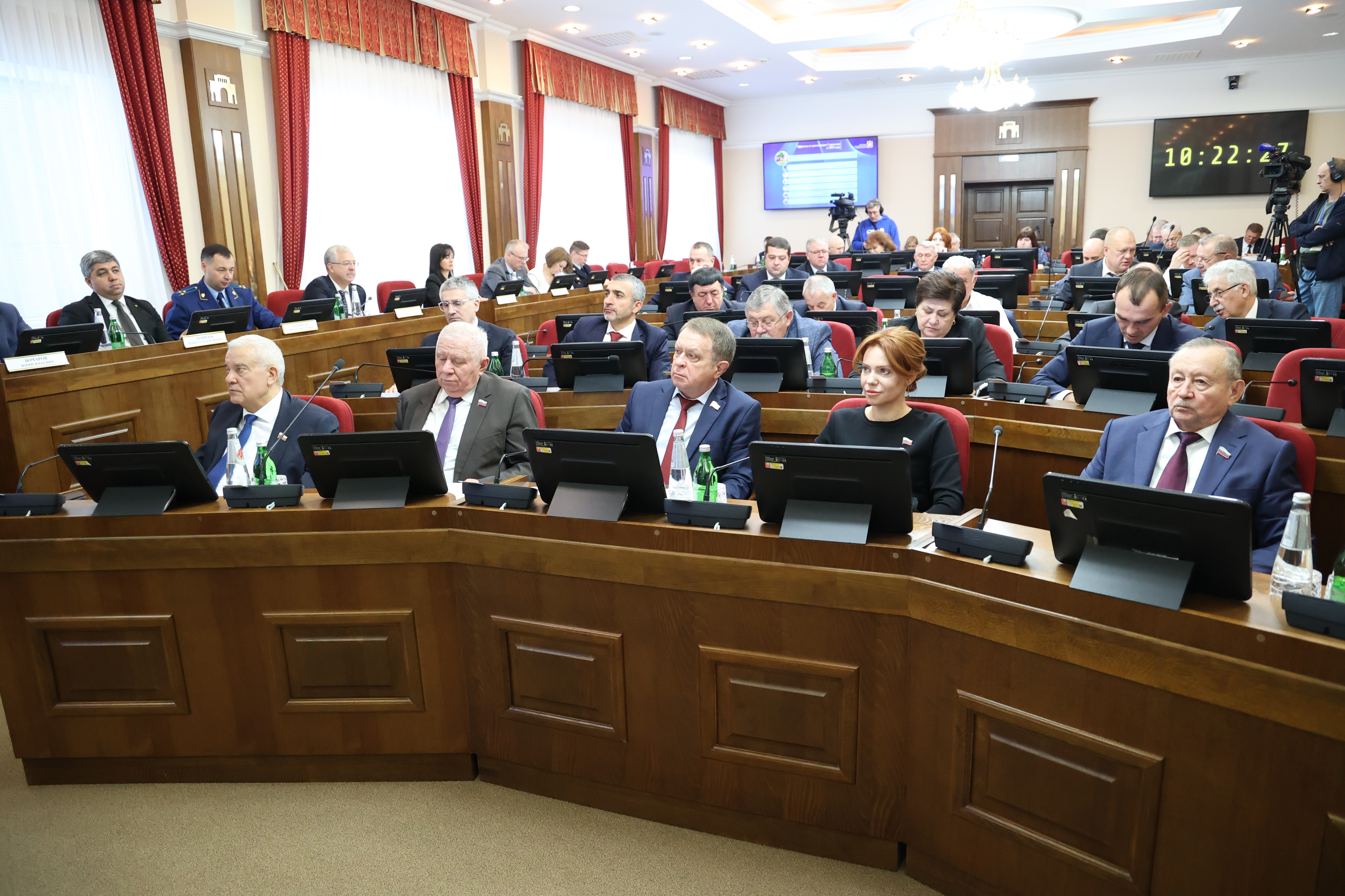 В Думе Ставропольского края завершилась осенняя сессия