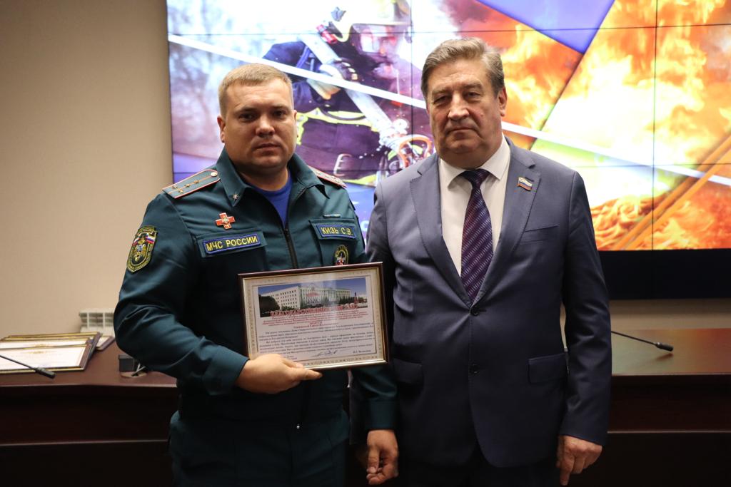 Виктор Гончаров поздравил спасателей Ставрополья с профессиональным праздником