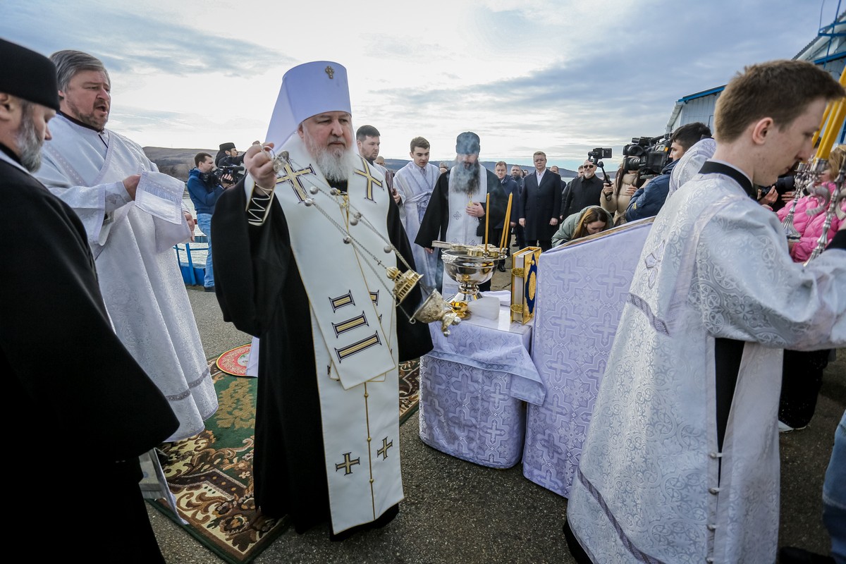На Ставрополье освятили воду в Сенгилеевском водохранилище