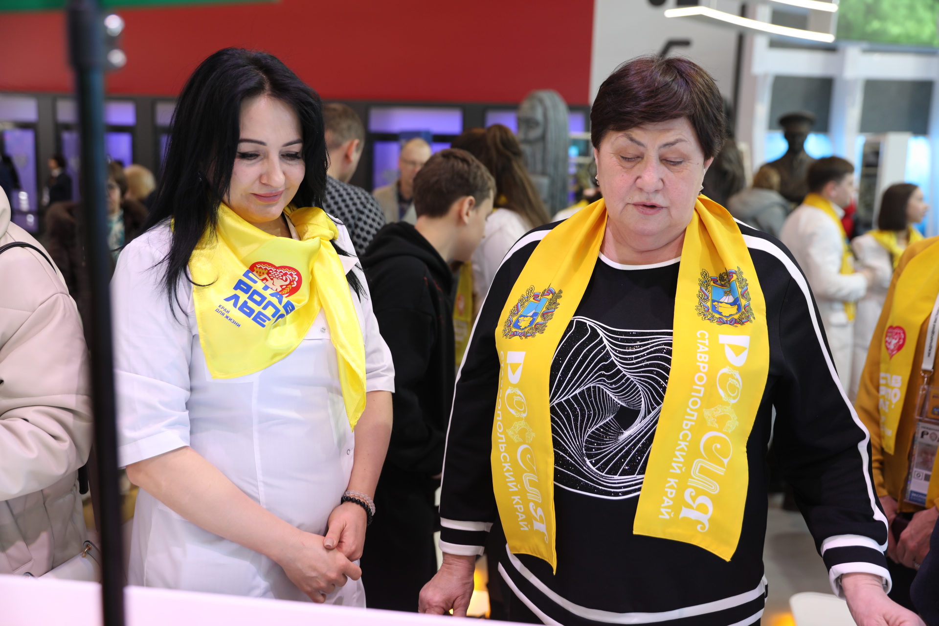 Краевые депутаты приняли участие в «Неделе здравоохранения» на Международной выставке-форуме «Россия»