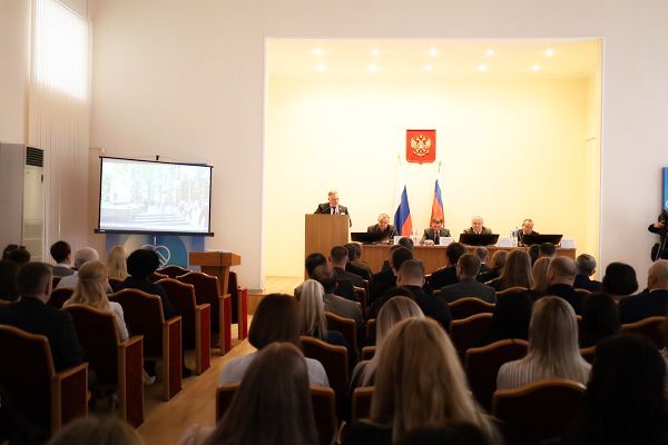 Краевые депутаты обсудили вопросы патриотического воспитания