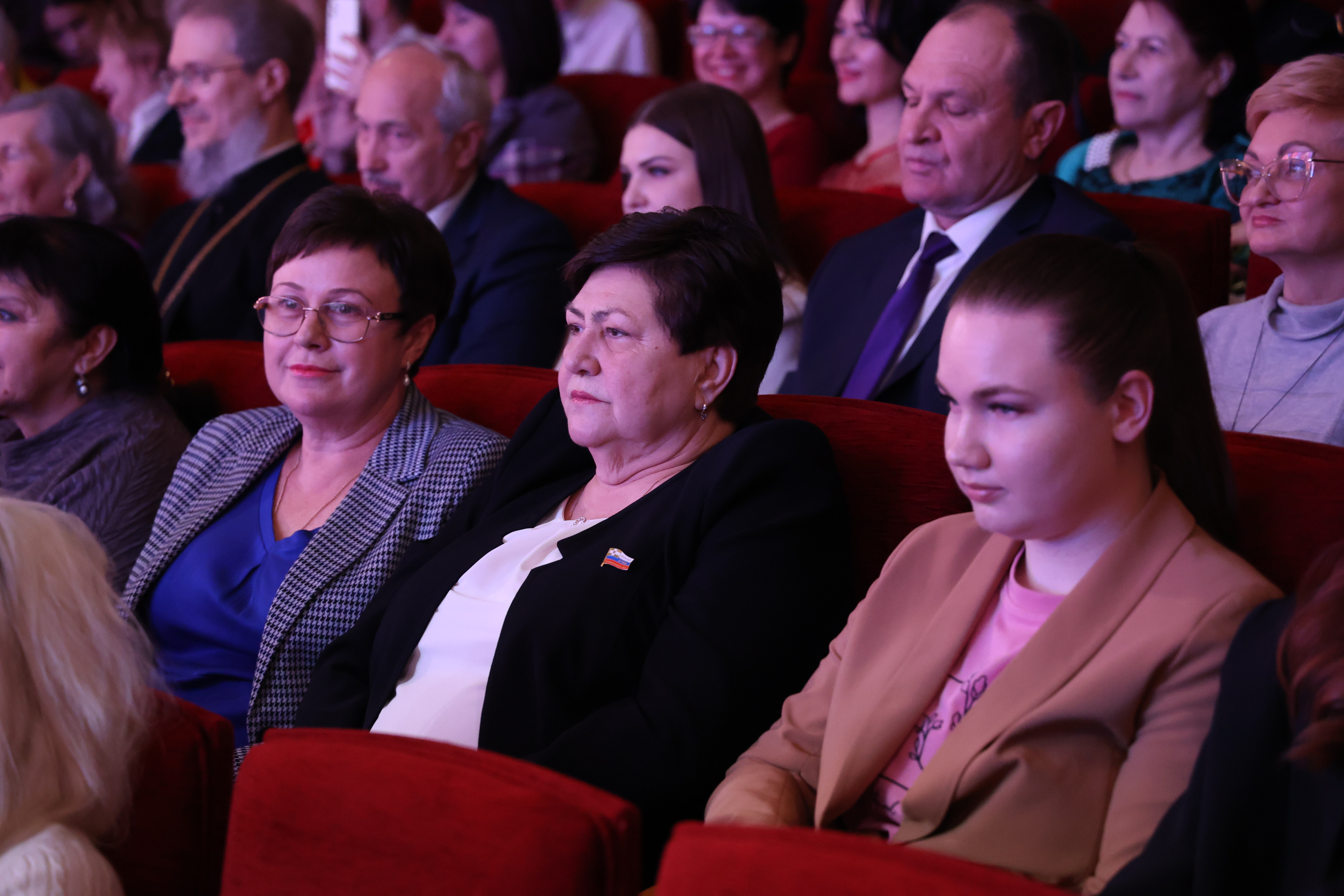 Дмитрий Судавцов наградил участниц конкурса «Женщина года города Ставрополя»
