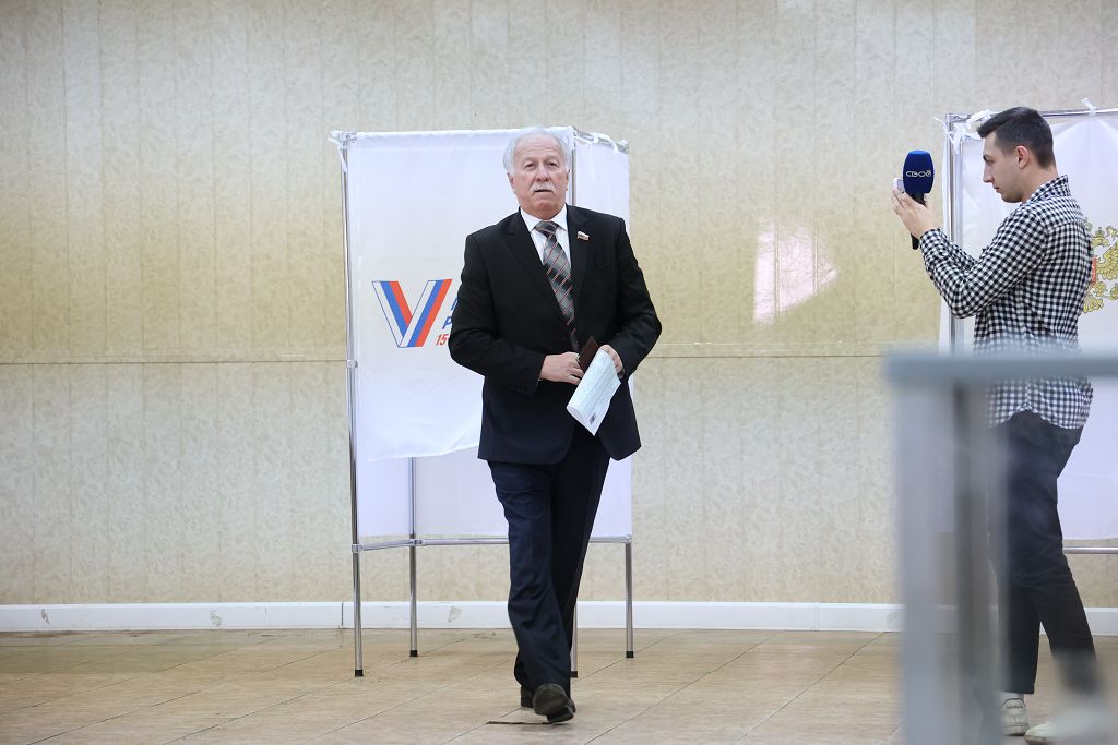 Председатель Думы Николай Великдань проголосовал на выборах Президента России